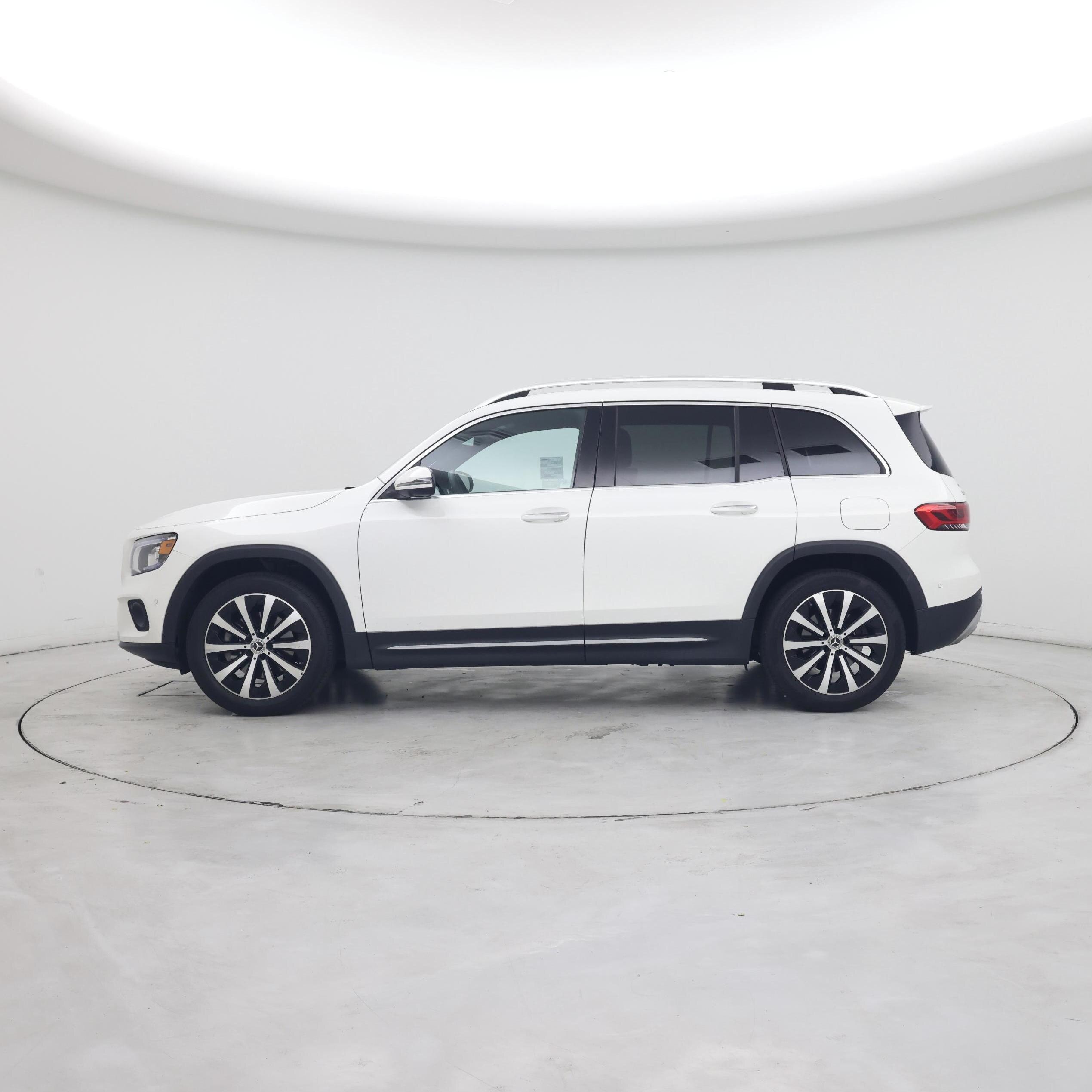 Thumbnail: 2022 Mercedes-Benz GLB - 3