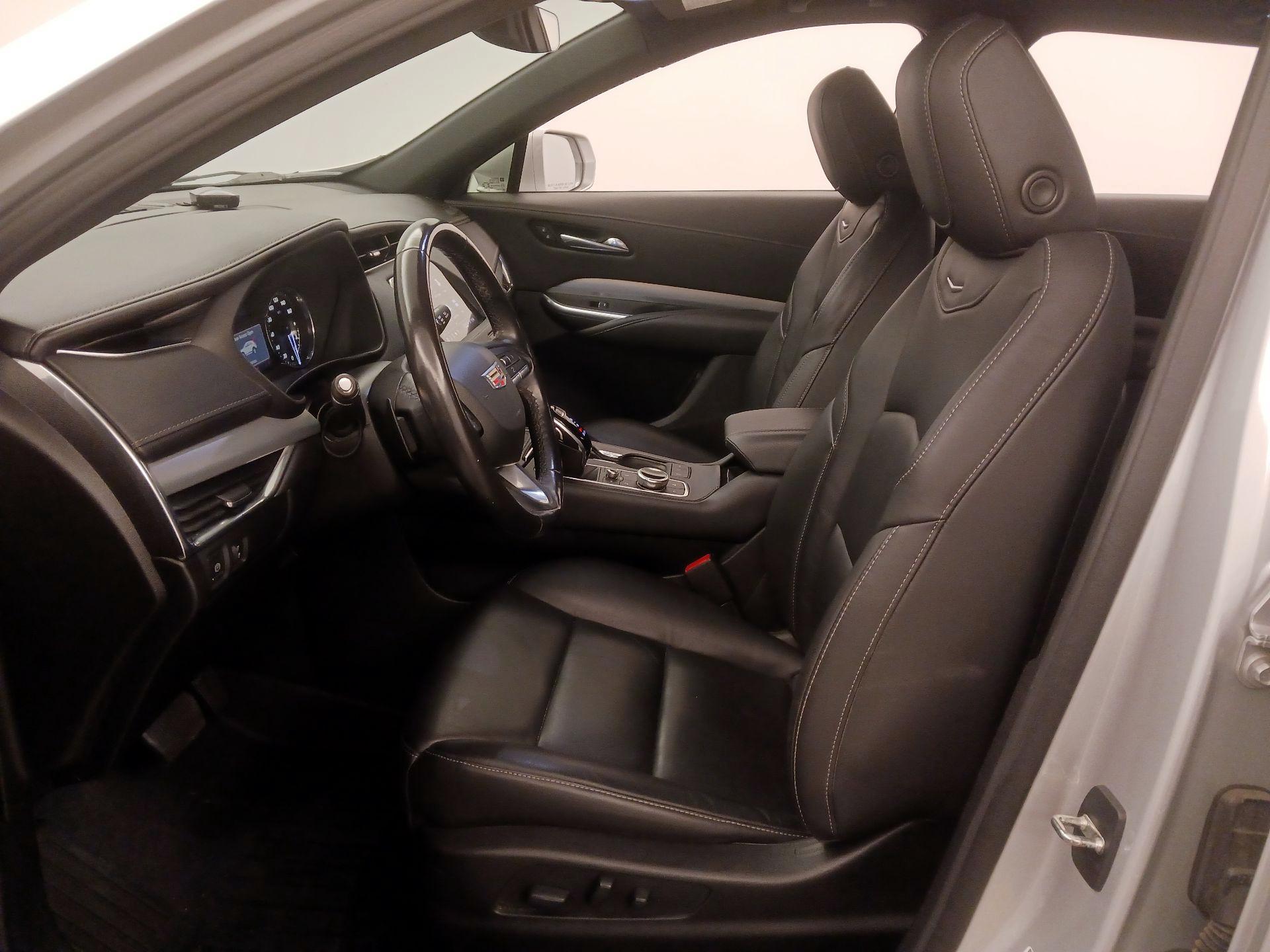 Thumbnail: 2021 Cadillac XT4 - 11