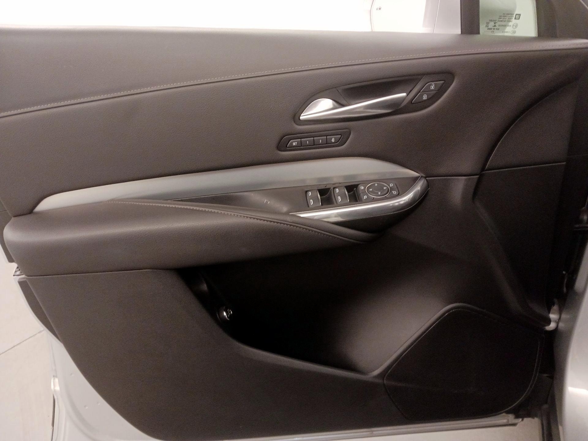 Thumbnail: 2021 Cadillac XT4 - 12