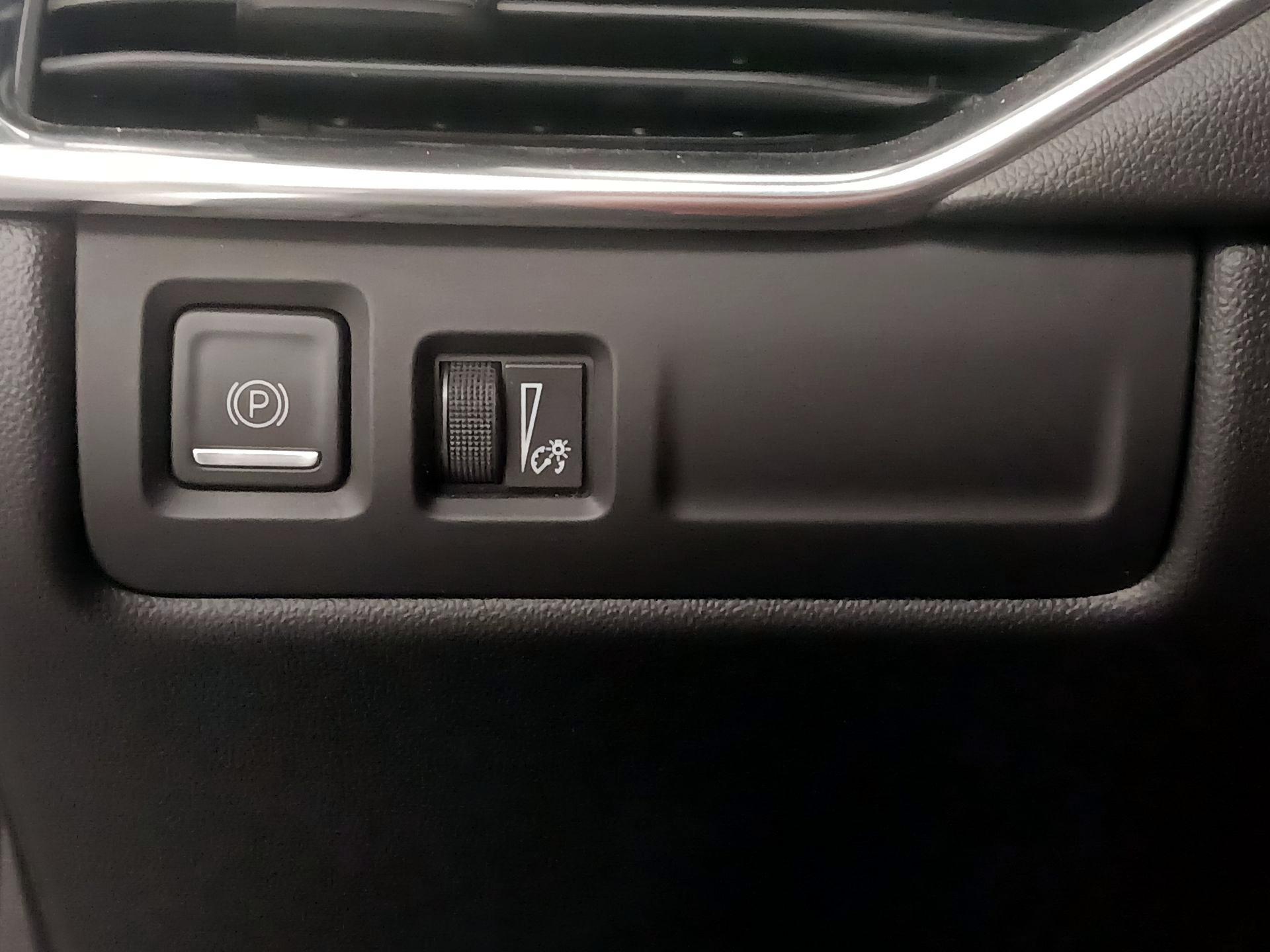 Thumbnail: 2021 Cadillac XT4 - 13