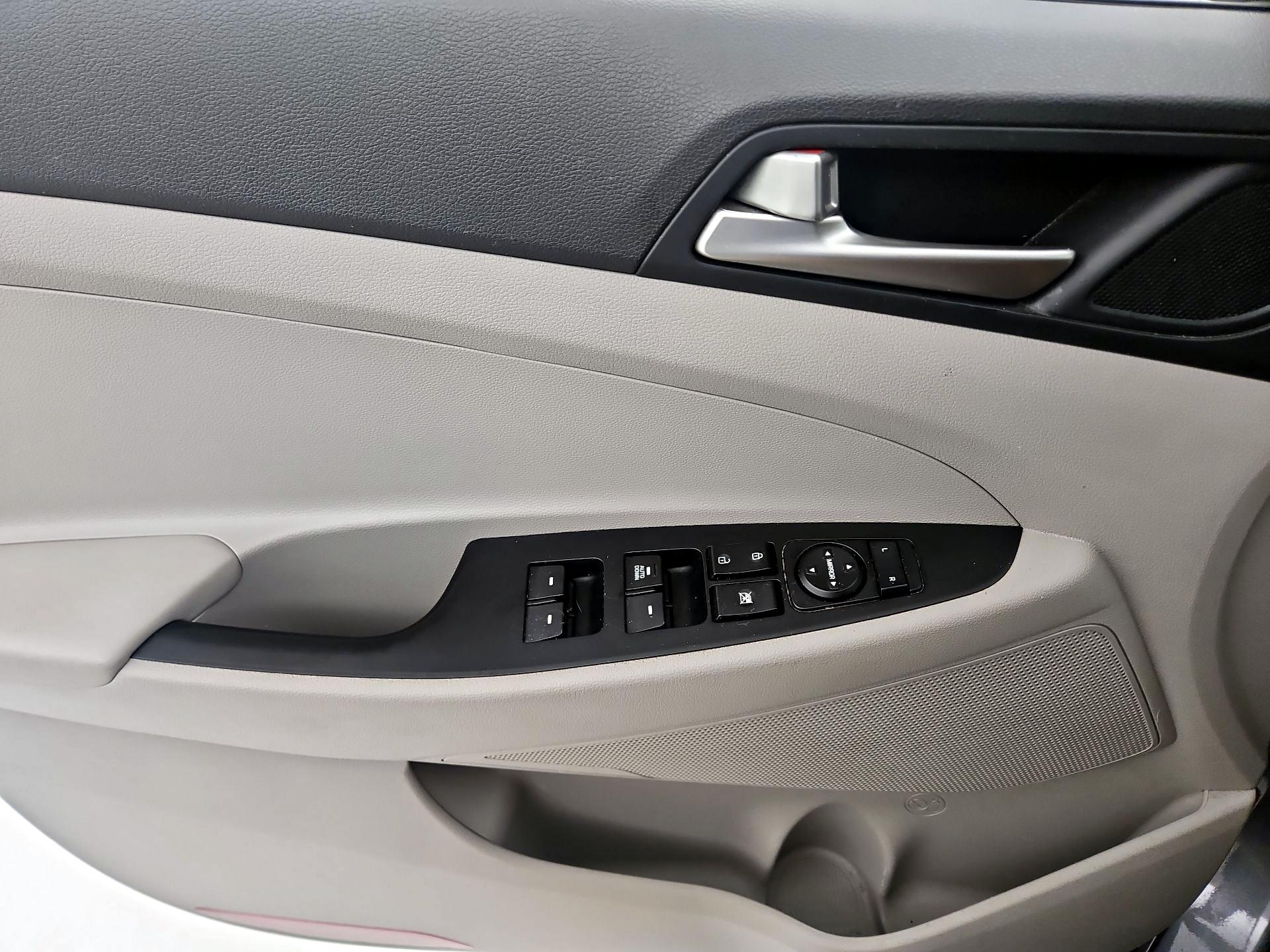 Thumbnail: 2019 Hyundai Tucson - 12