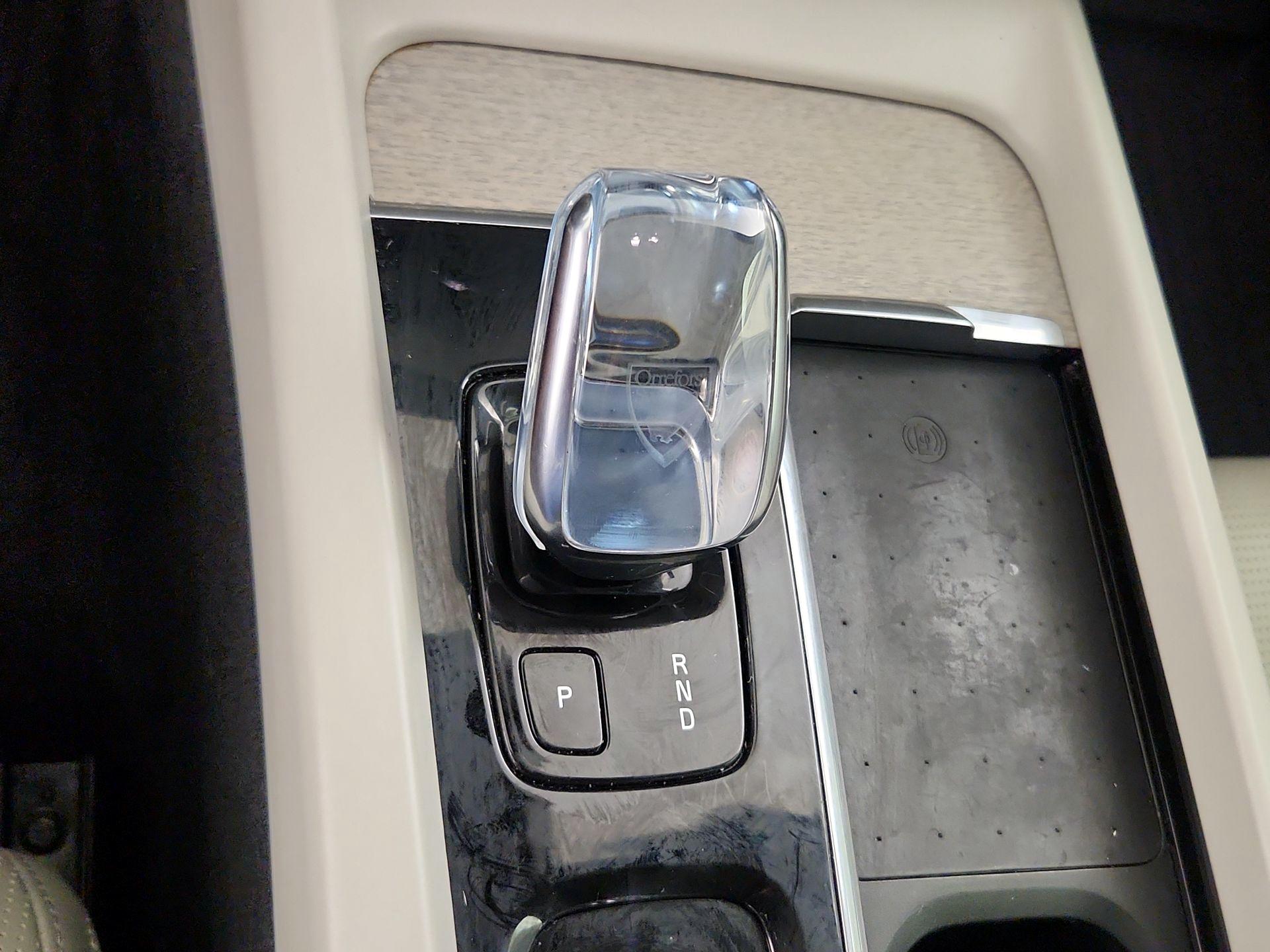 Thumbnail: 2022 Volvo XC60 - 18