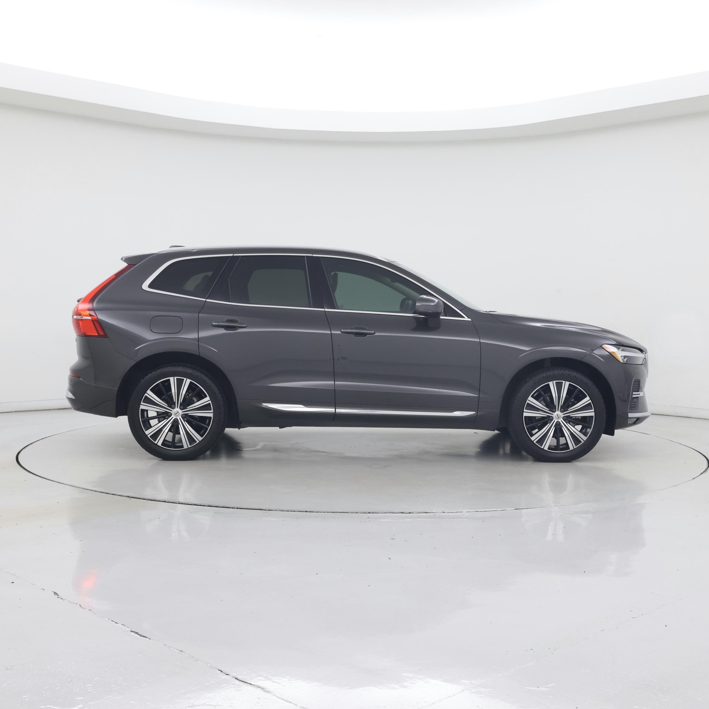 Thumbnail: 2022 Volvo XC60 - 7