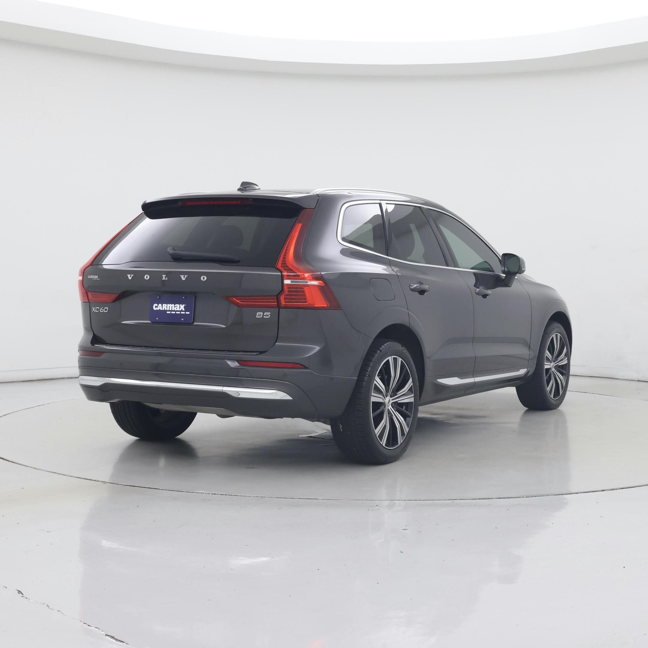 Thumbnail: 2022 Volvo XC60 - 8
