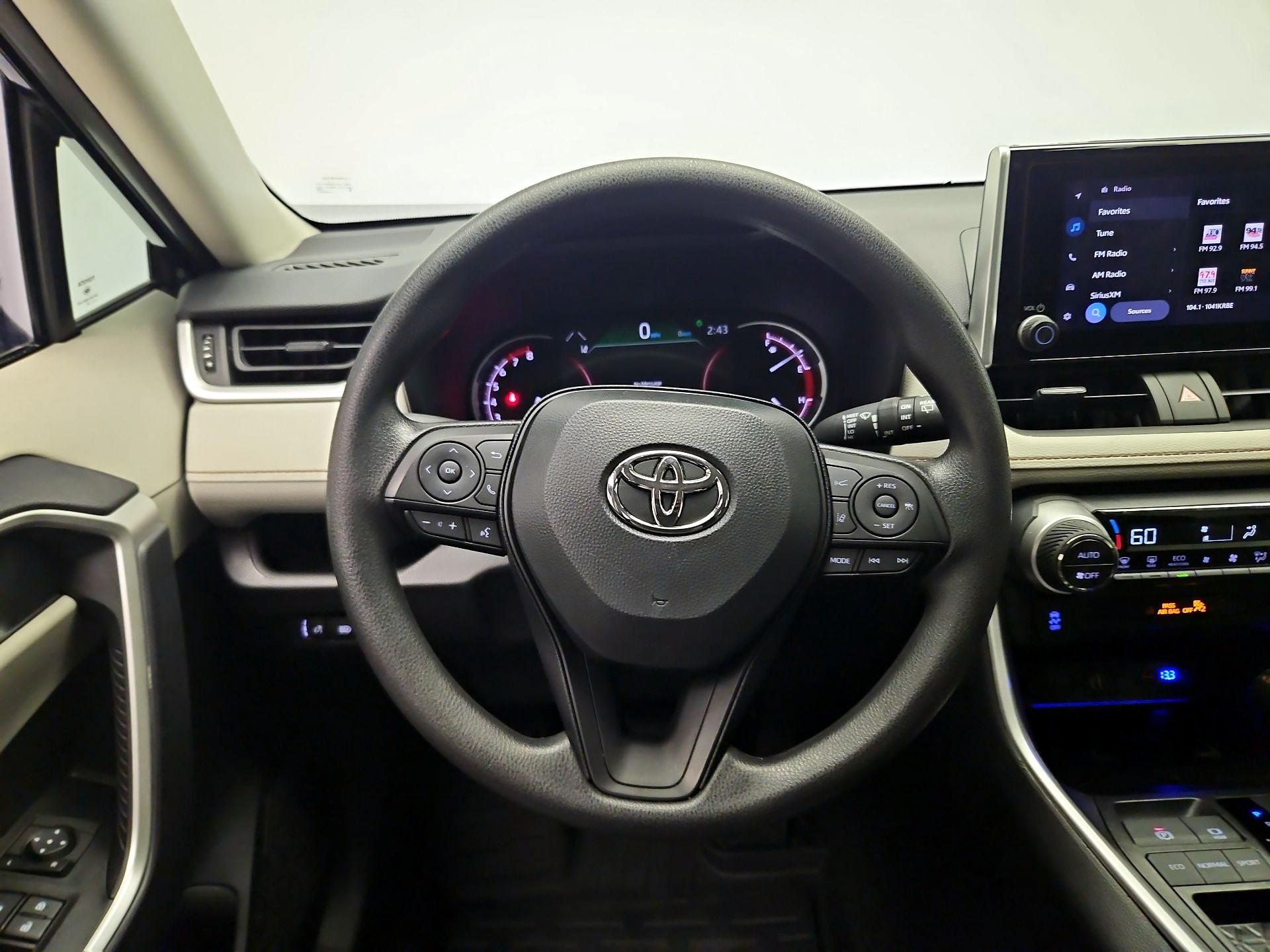 Thumbnail: 2025 Toyota RAV4 - 10