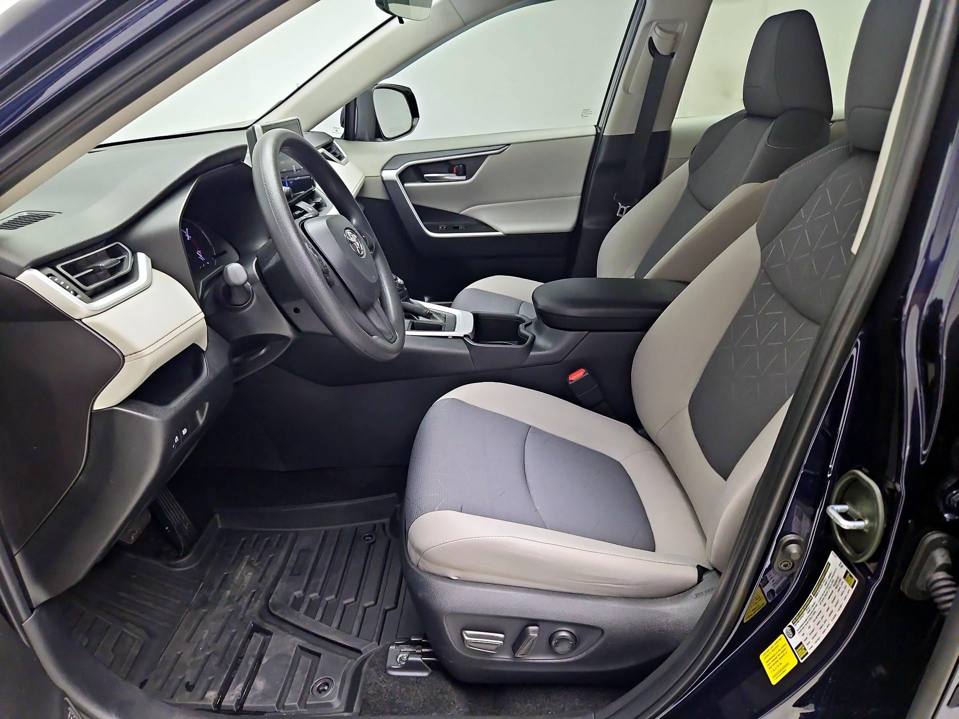 Thumbnail: 2025 Toyota RAV4 - 11