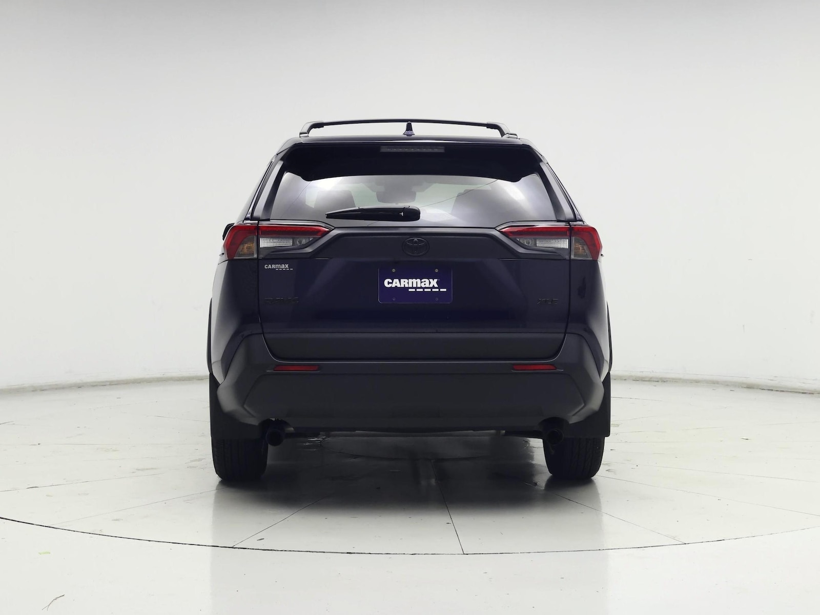2025 Toyota RAV4 XLE - Photo 7