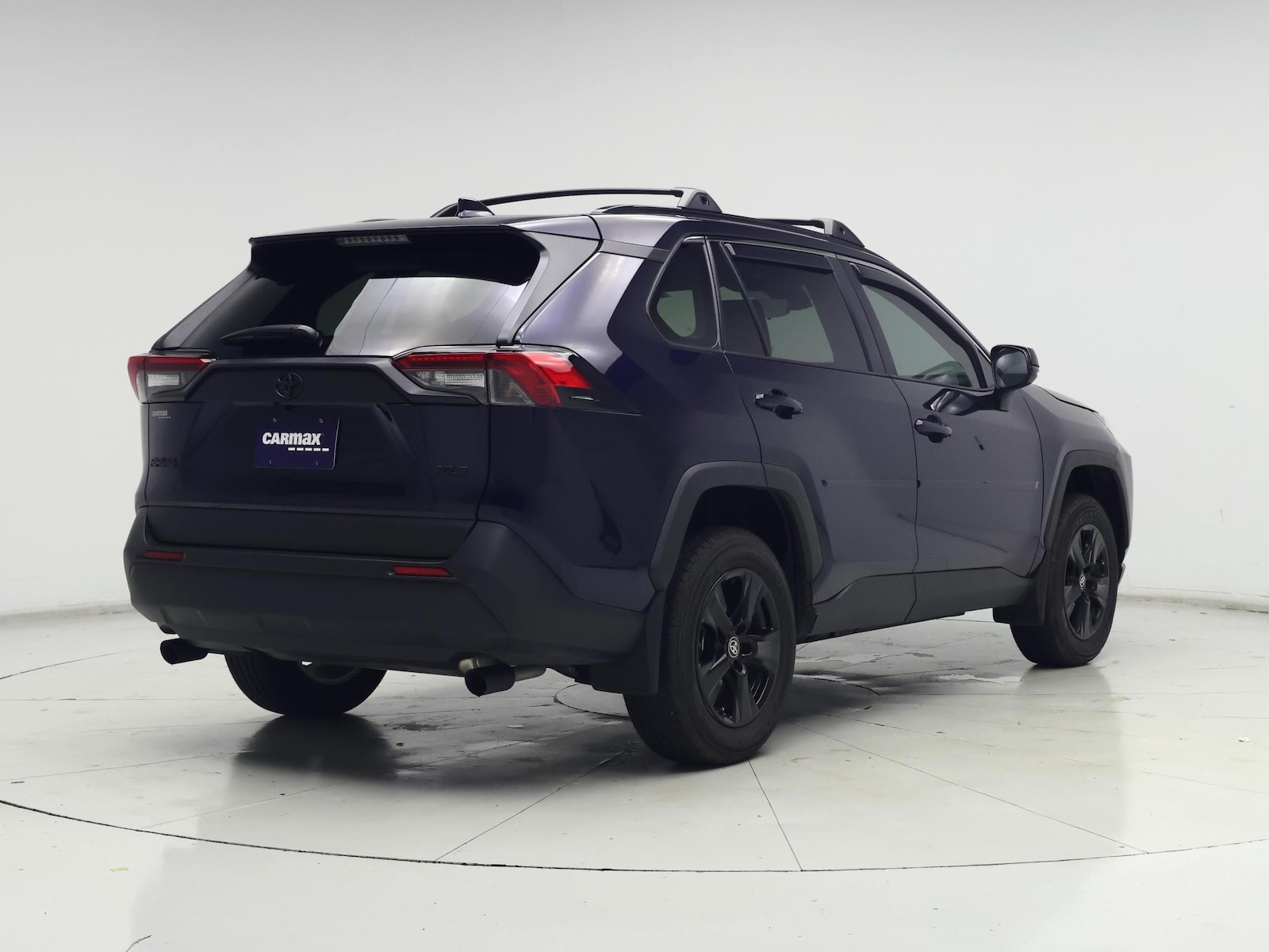 2025 Toyota RAV4 XLE - Photo 9
