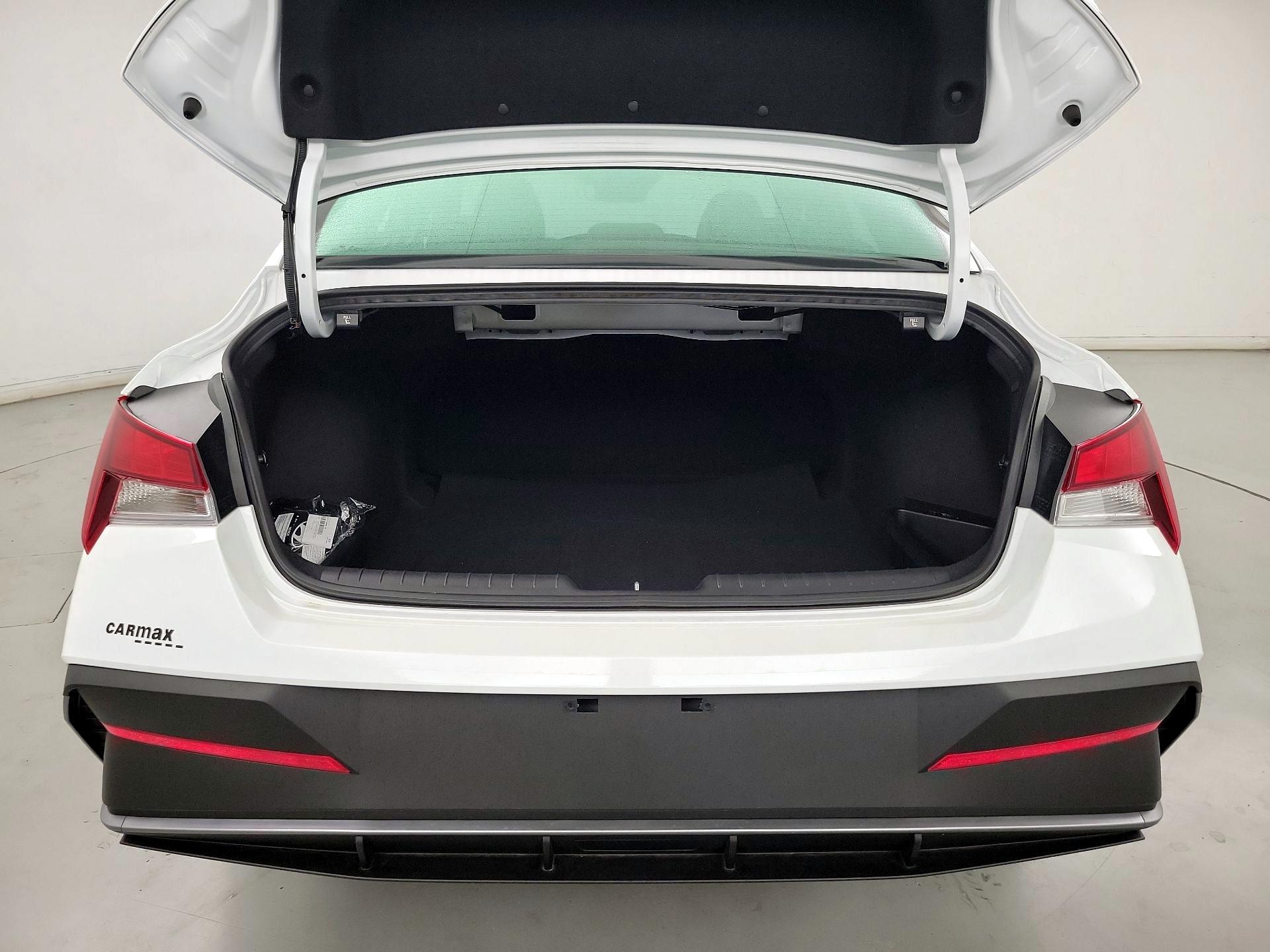 Thumbnail: 2026 Hyundai Elantra - 20