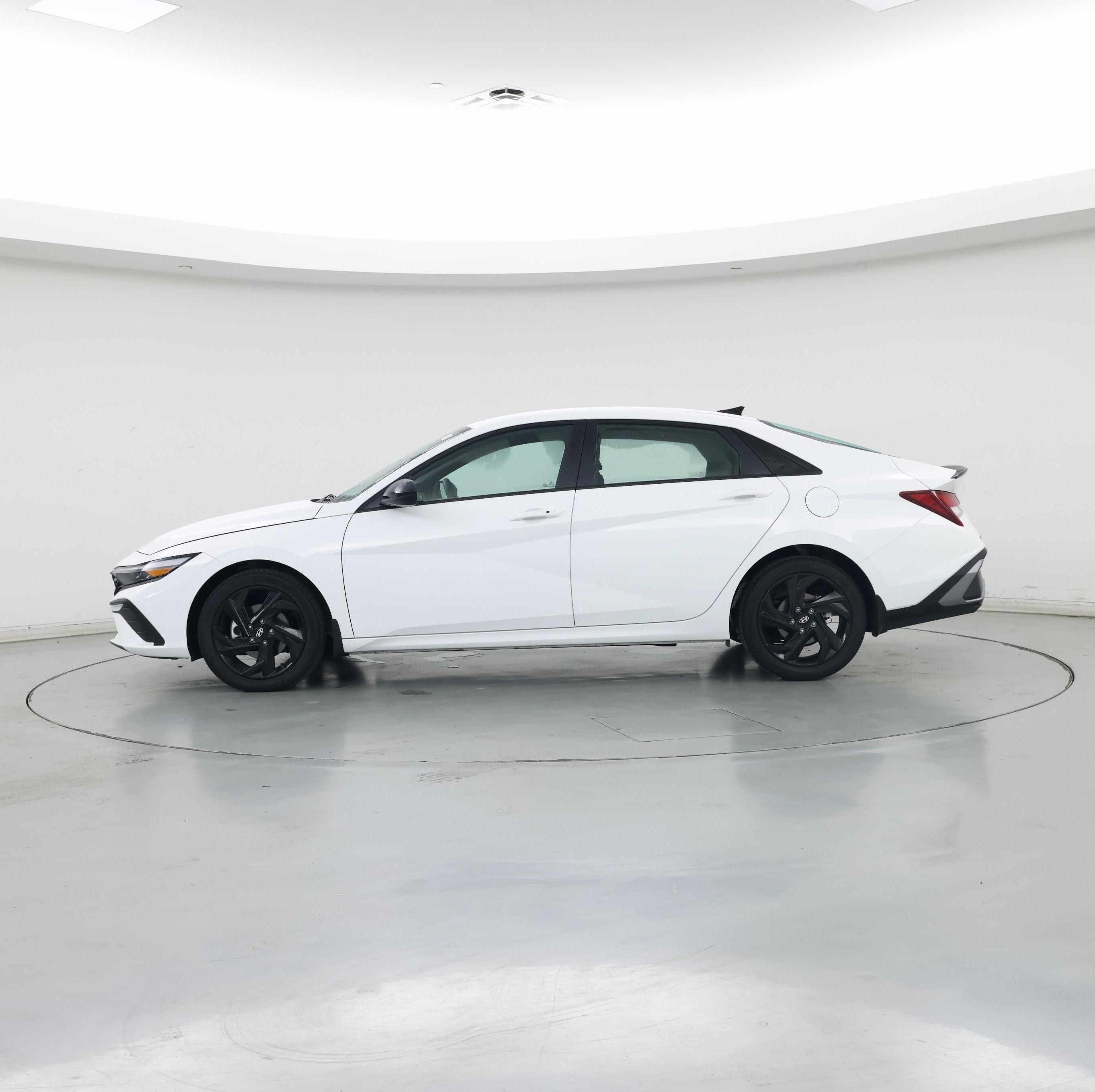 Thumbnail: 2026 Hyundai Elantra - 3