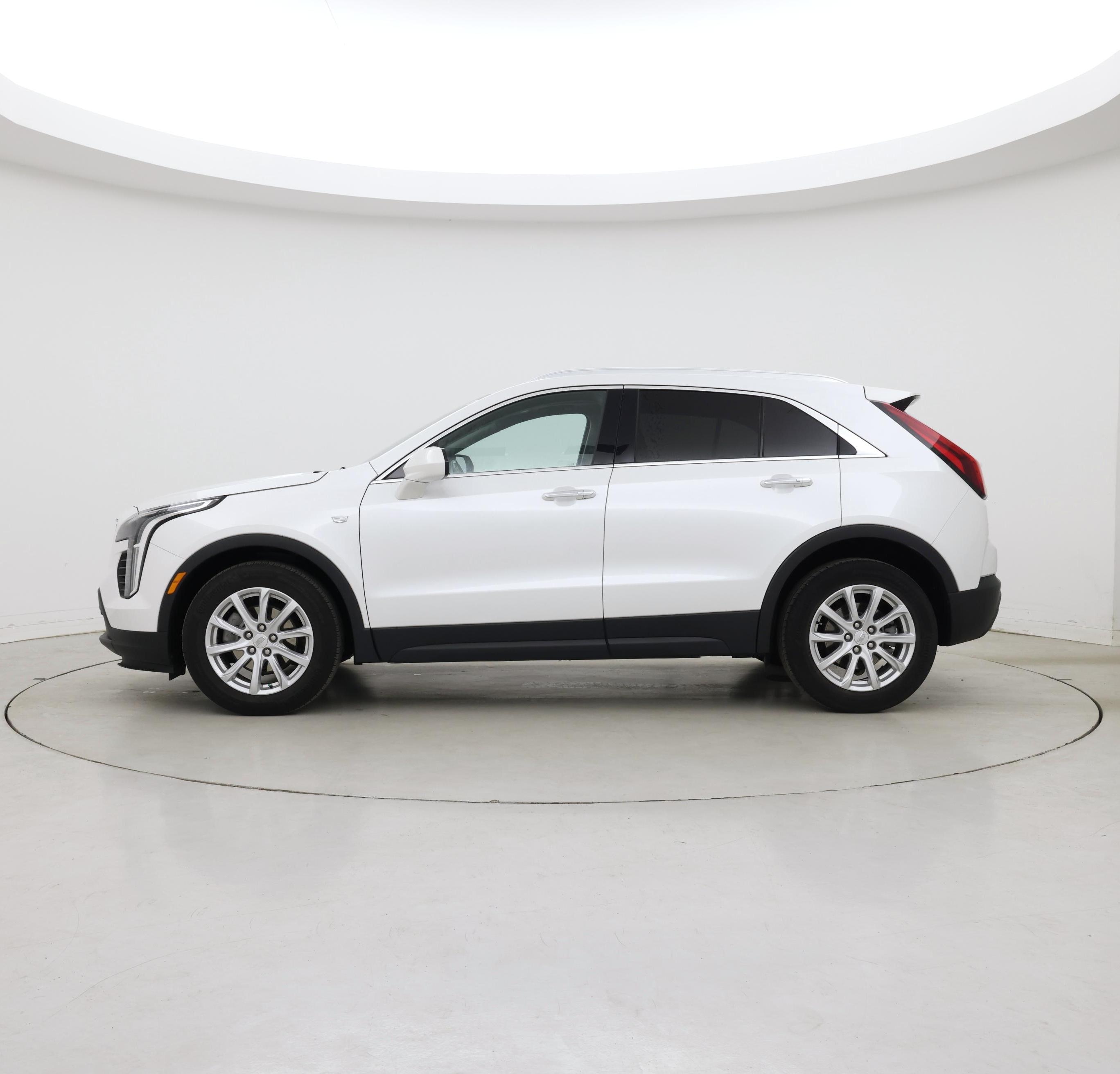 Thumbnail: 2021 Cadillac XT4 - 3