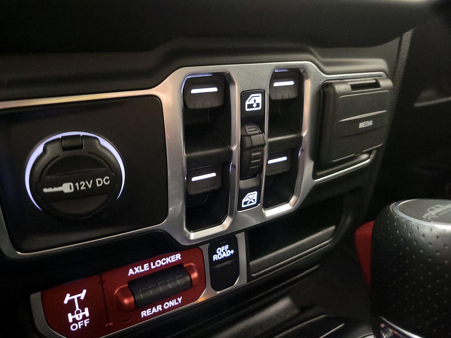 Thumbnail: 2023 Jeep Gladiator - 19