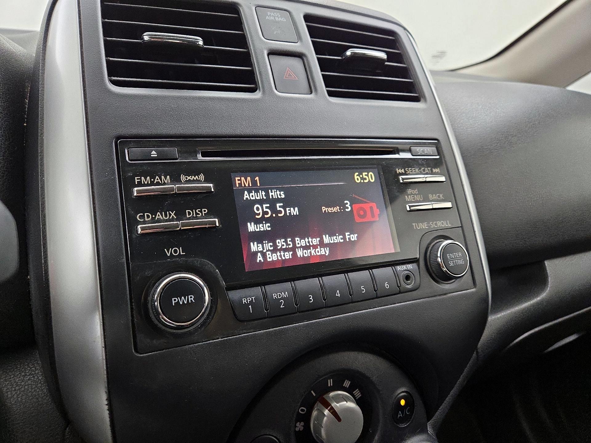 Thumbnail: 2014 Nissan Versa Note - 15