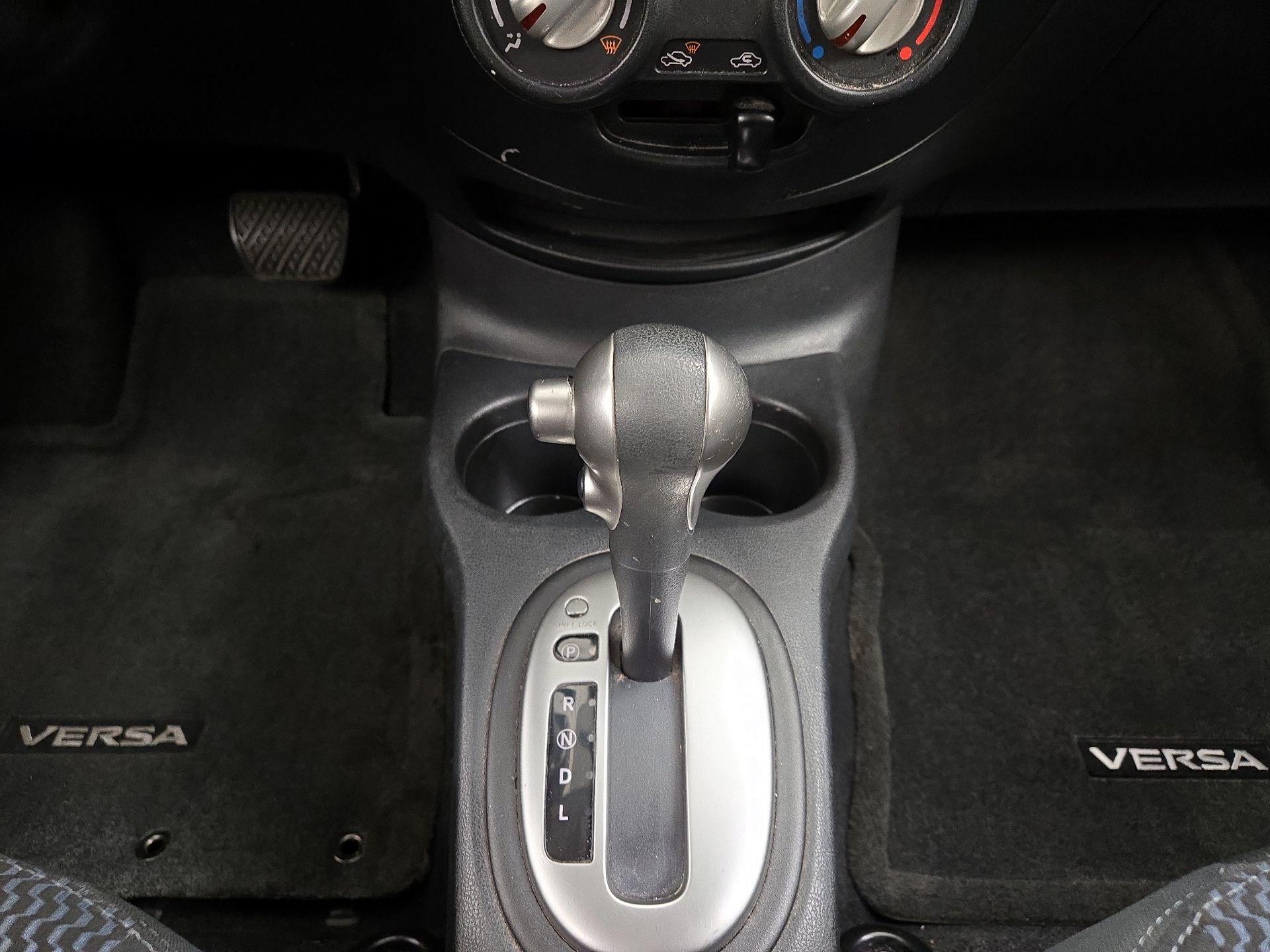 Thumbnail: 2014 Nissan Versa Note - 17
