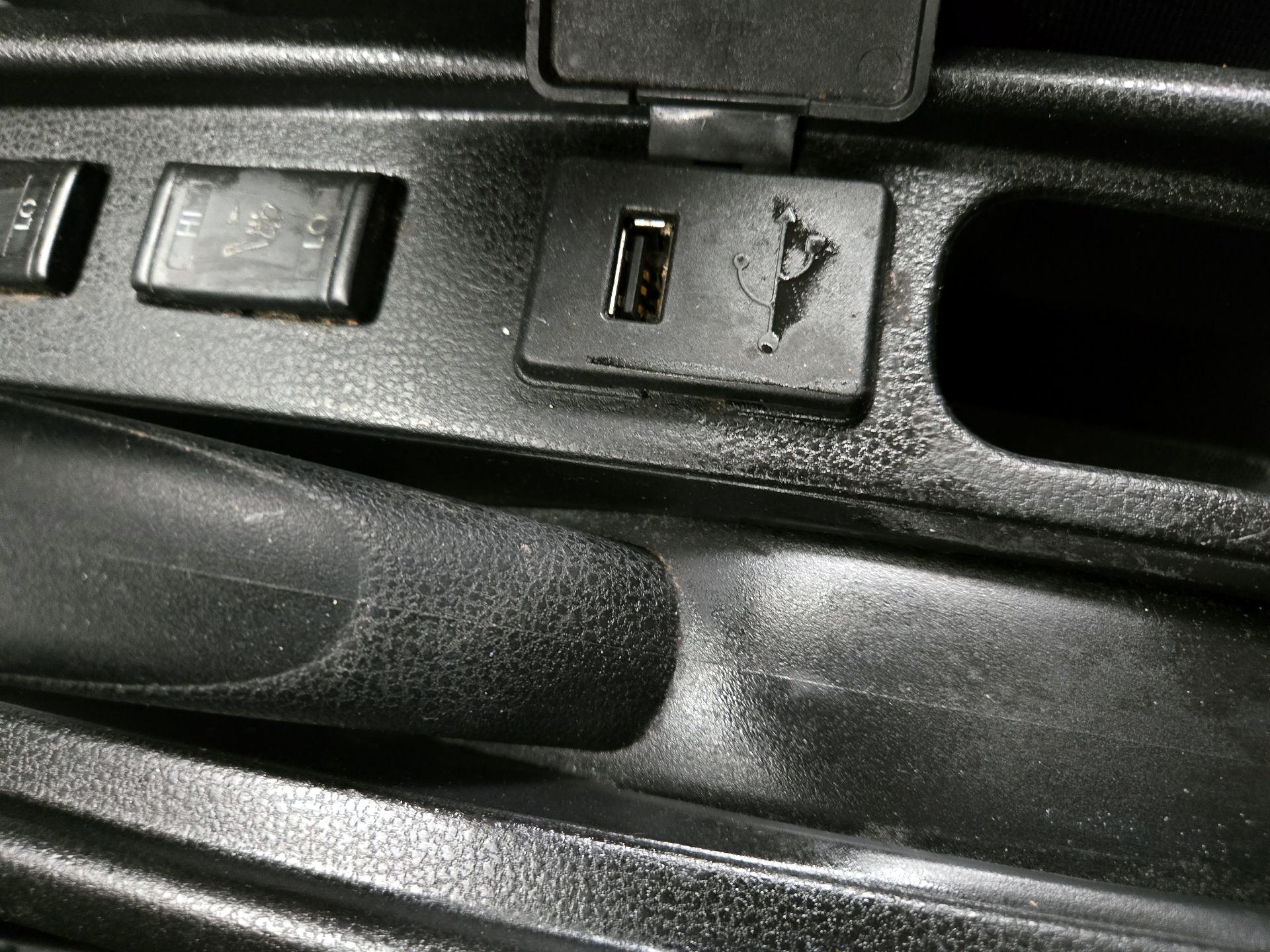Thumbnail: 2014 Nissan Versa Note - 18