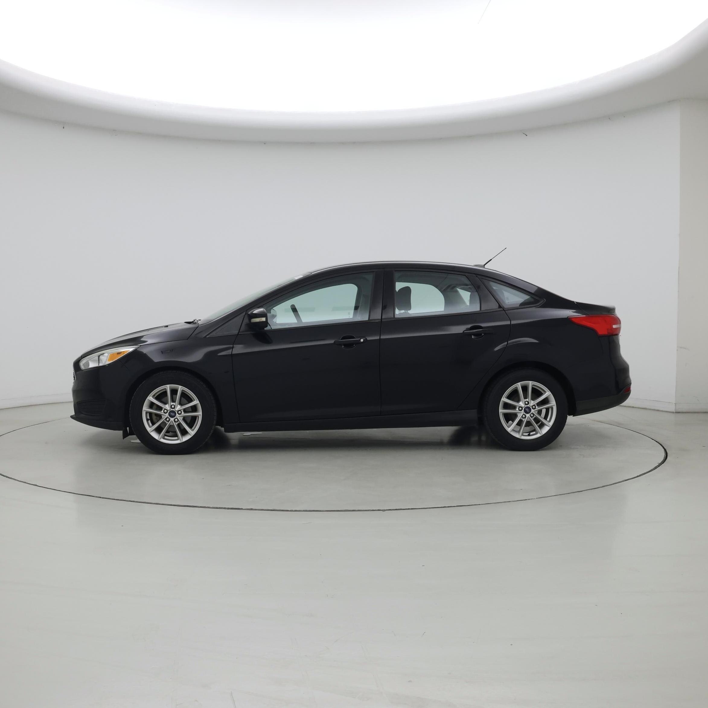 Thumbnail: 2017 Ford Focus - 3