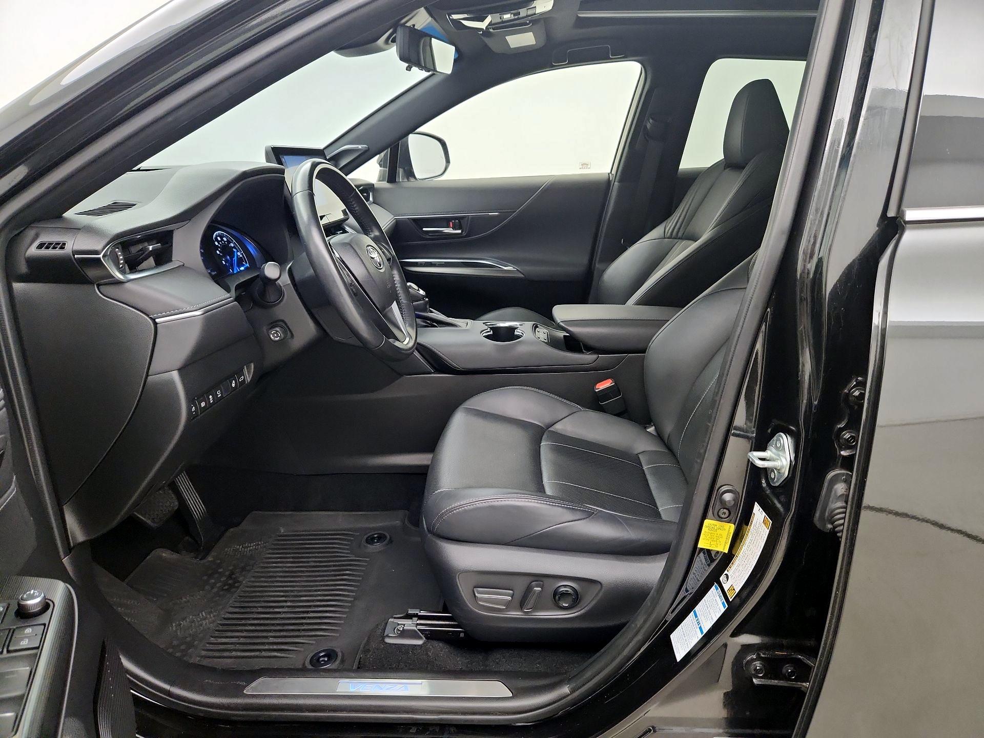 Thumbnail: 2021 Toyota Venza - 11