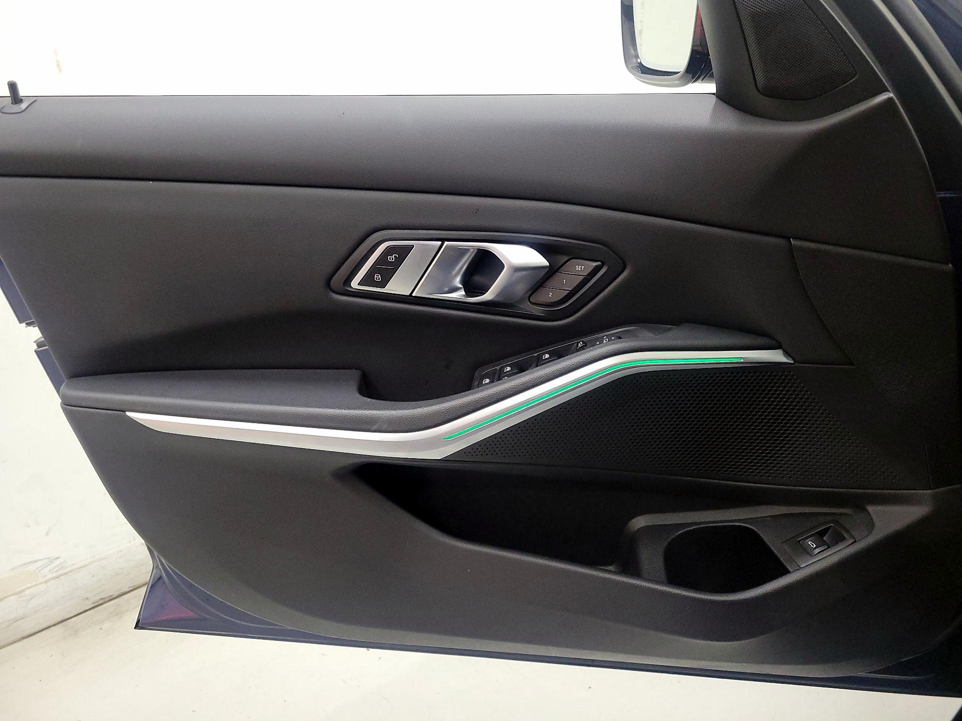 Thumbnail: 2023 BMW 3 Series - 12