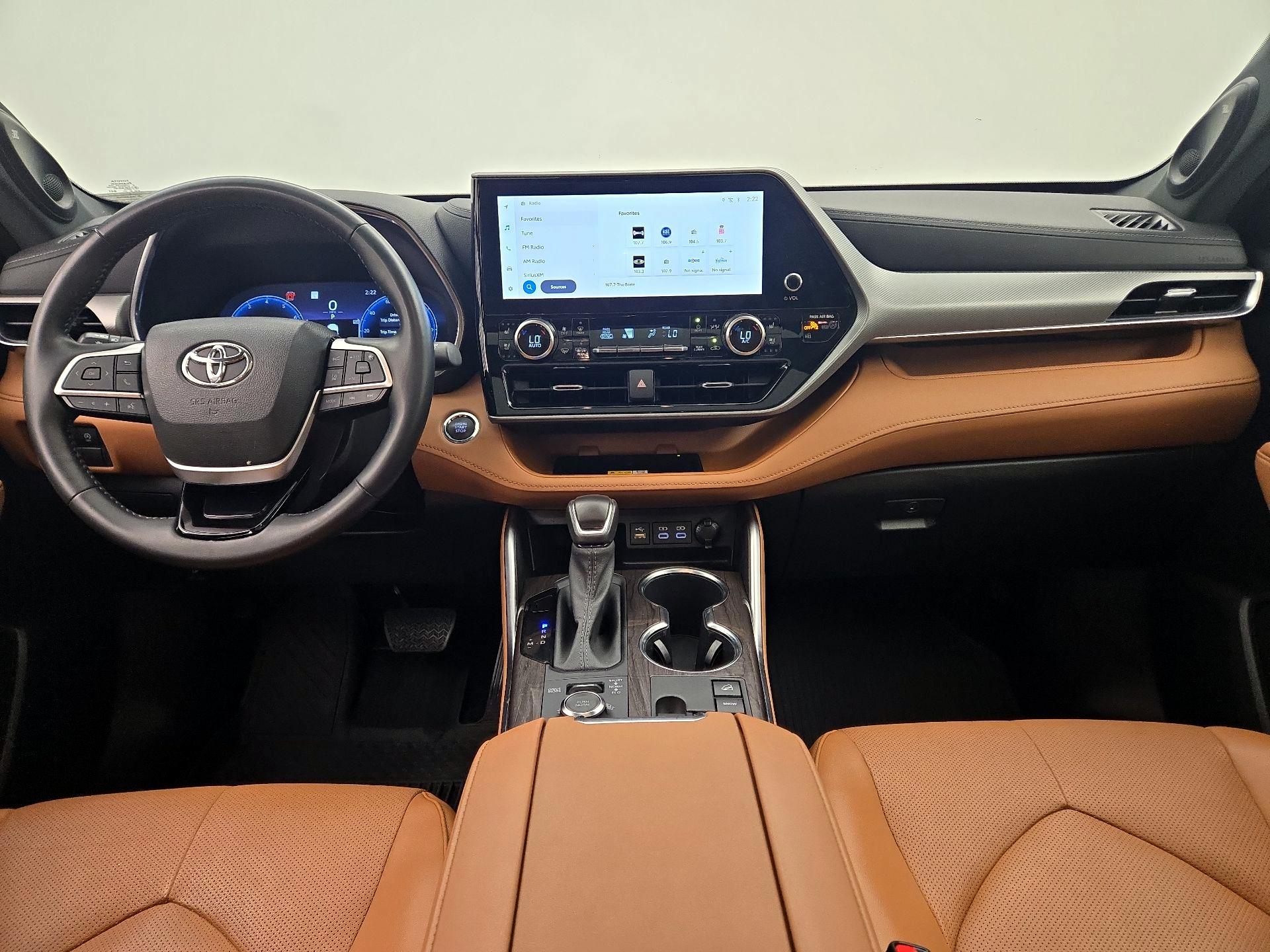 Thumbnail: 2023 Toyota Highlander - 9