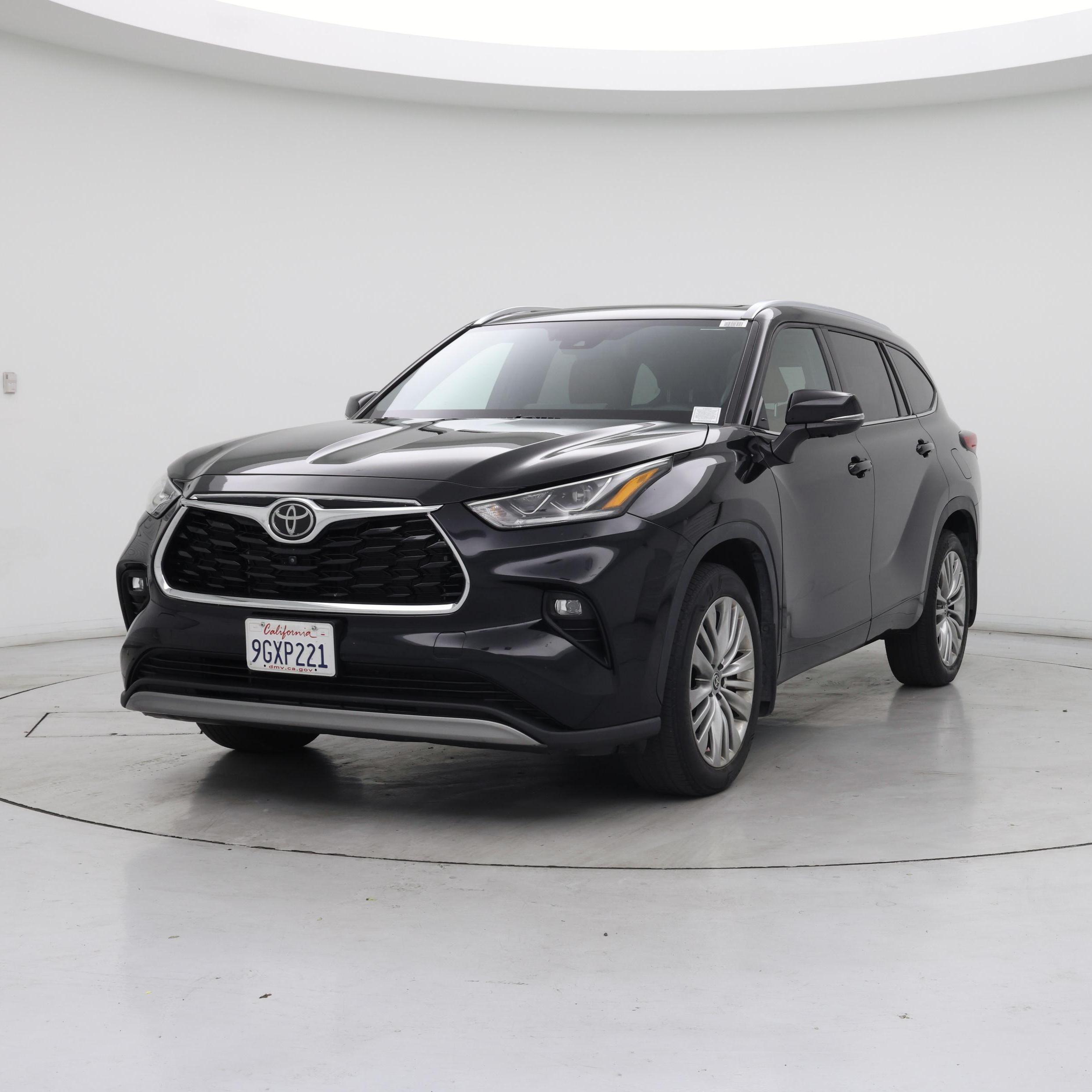 Thumbnail: 2023 Toyota Highlander - 4