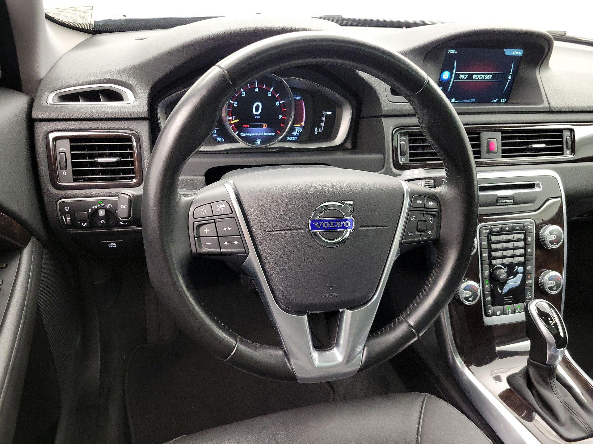 Thumbnail: 2016 Volvo XC70 - 10