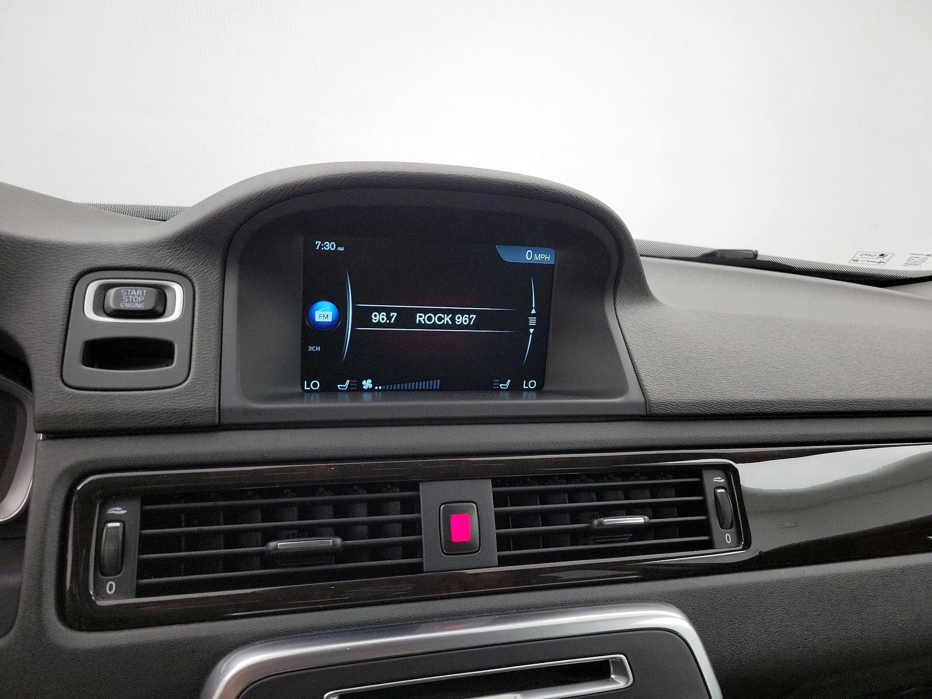 Thumbnail: 2016 Volvo XC70 - 15