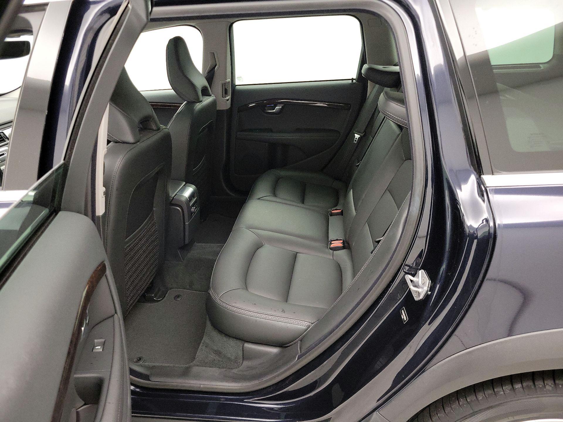 Thumbnail: 2016 Volvo XC70 - 20