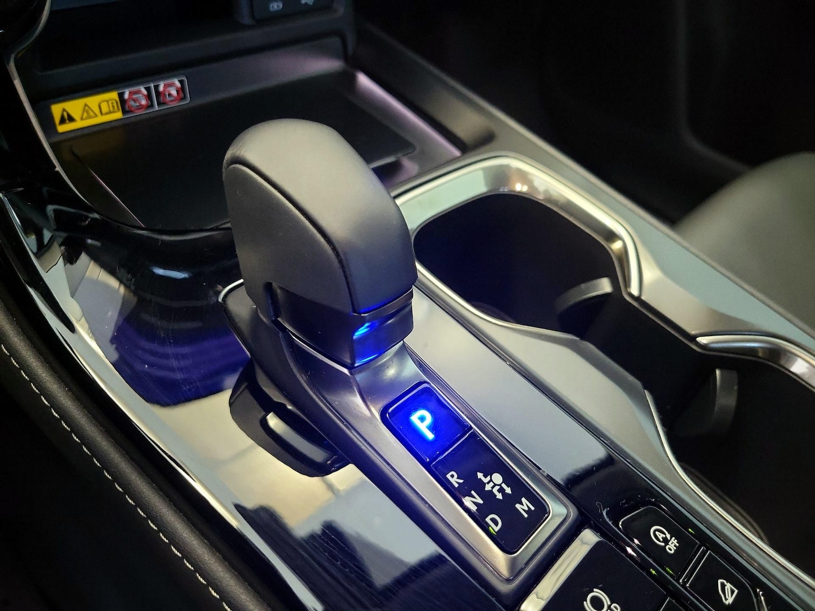 2025 Lexus NX 350 - Photo 18