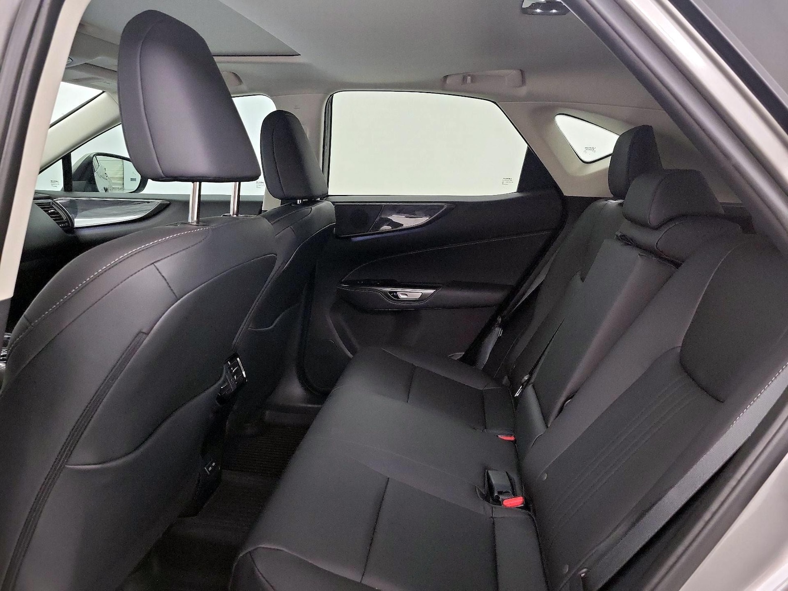 2025 Lexus NX 350 - Photo 21
