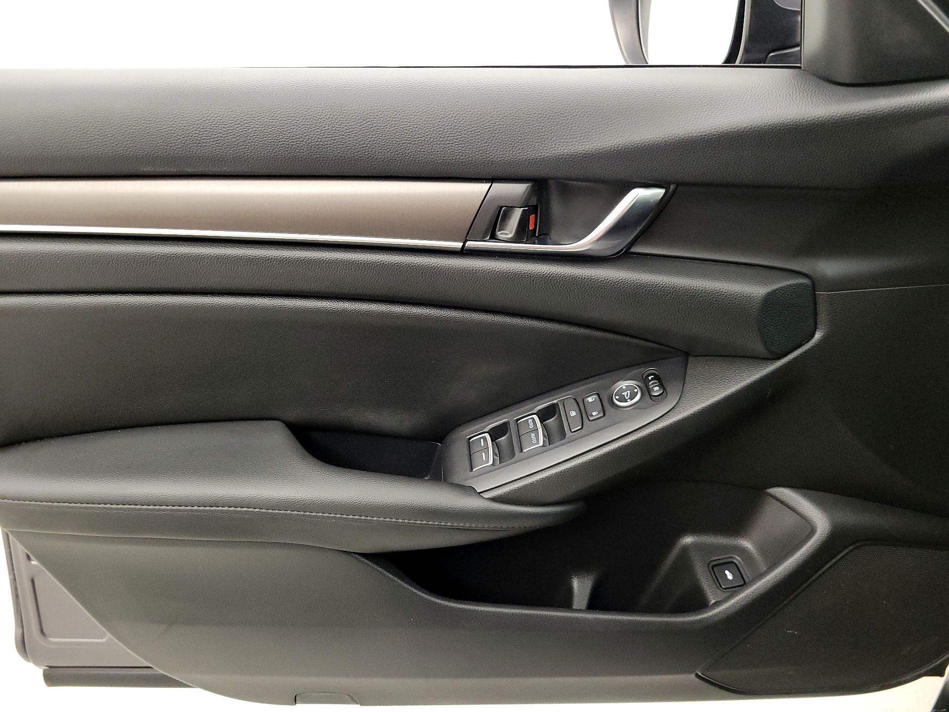 Thumbnail: 2019 Honda Accord - 12