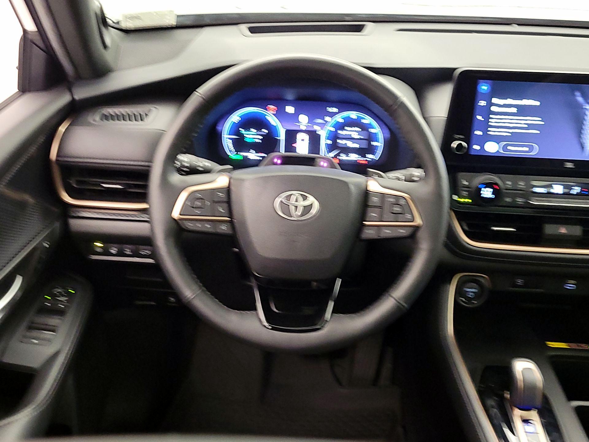 Thumbnail: 2025 Toyota Highlander - 10