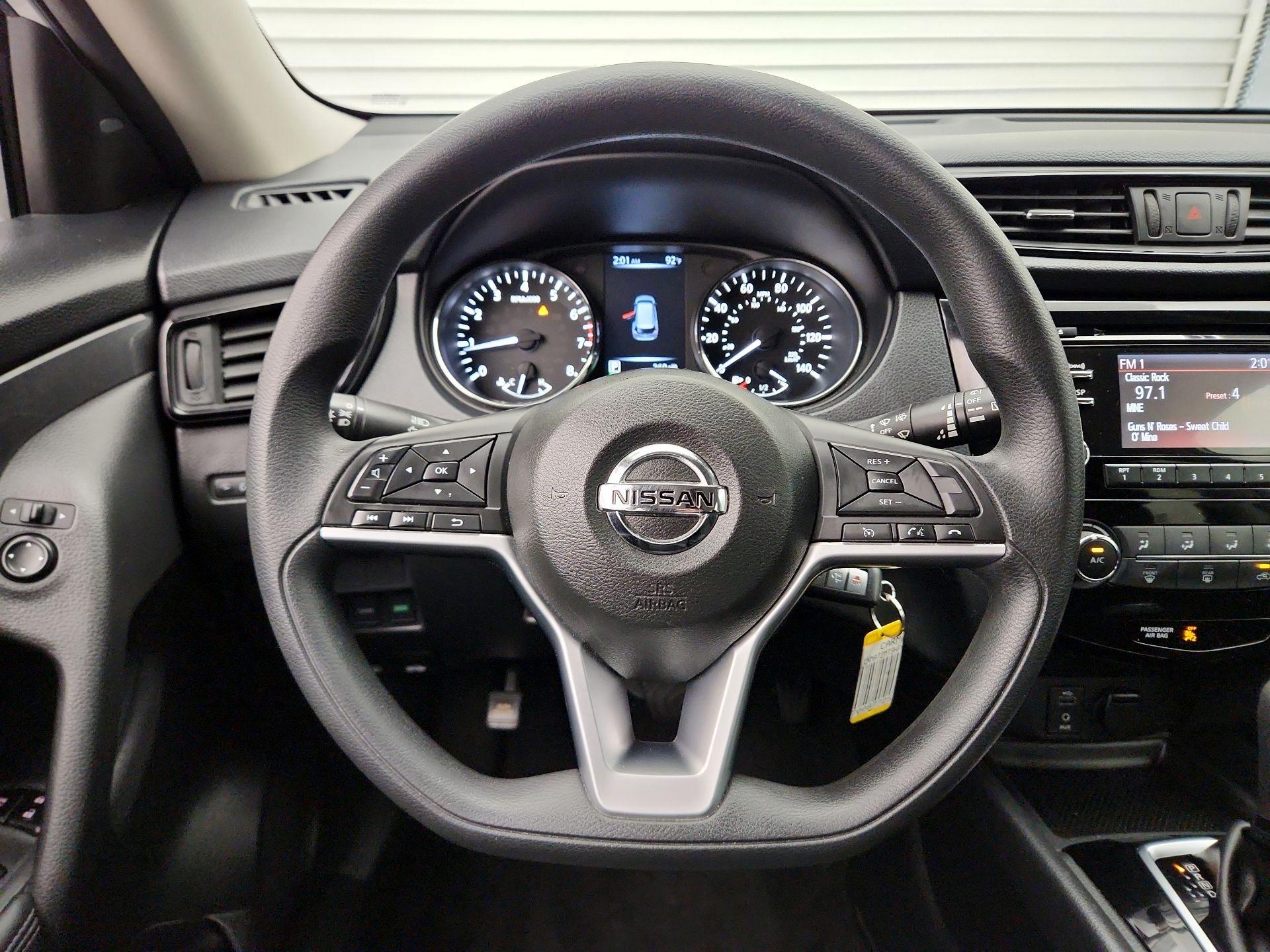 Thumbnail: 2017 Nissan Rogue - 10