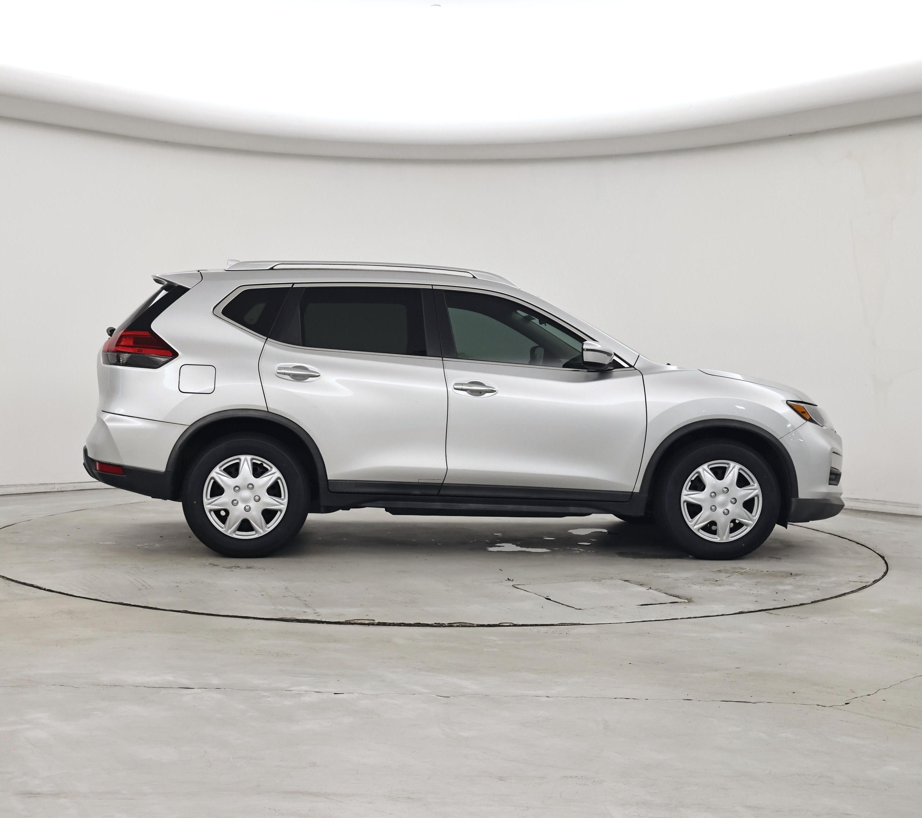 Thumbnail: 2017 Nissan Rogue - 7