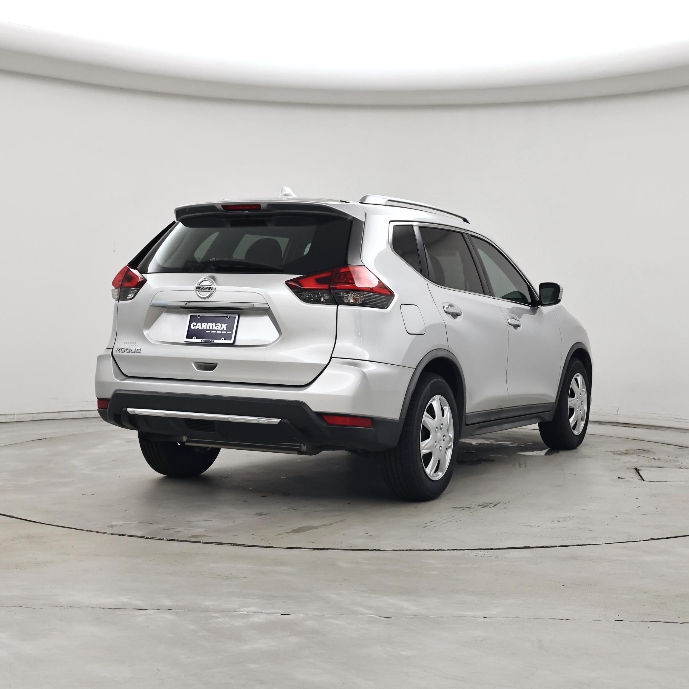 Thumbnail: 2017 Nissan Rogue - 8