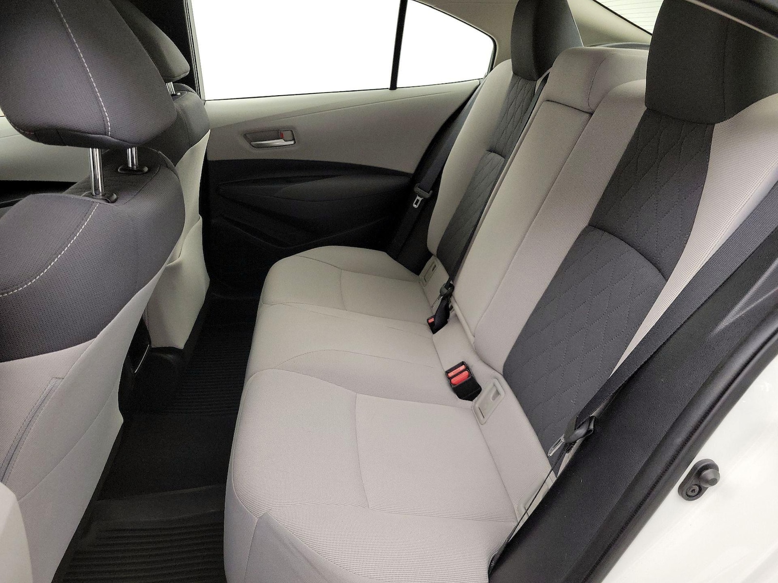 2020 Toyota Corolla LE - Photo 20