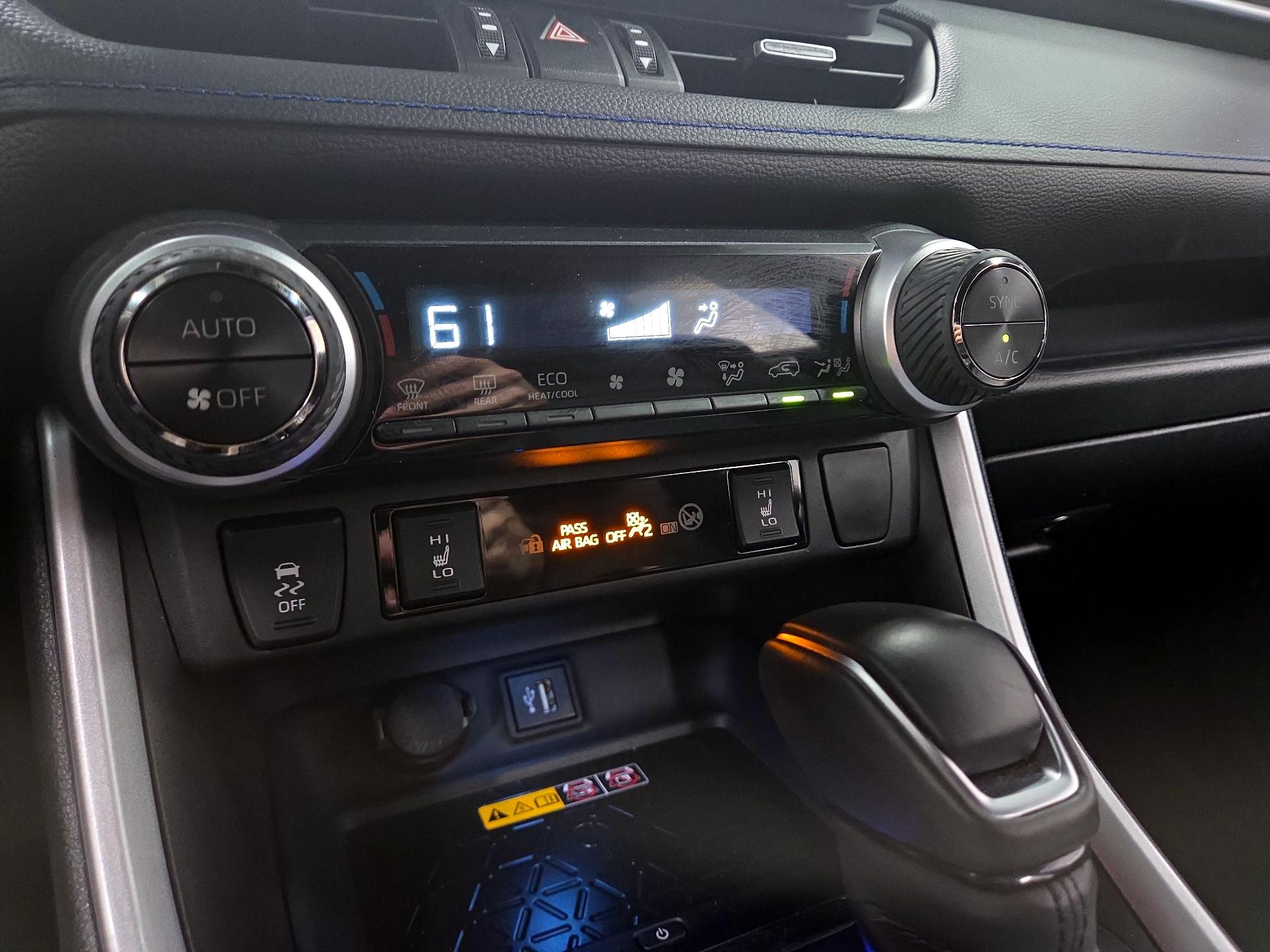 Thumbnail: 2024 Toyota RAV4 - 14