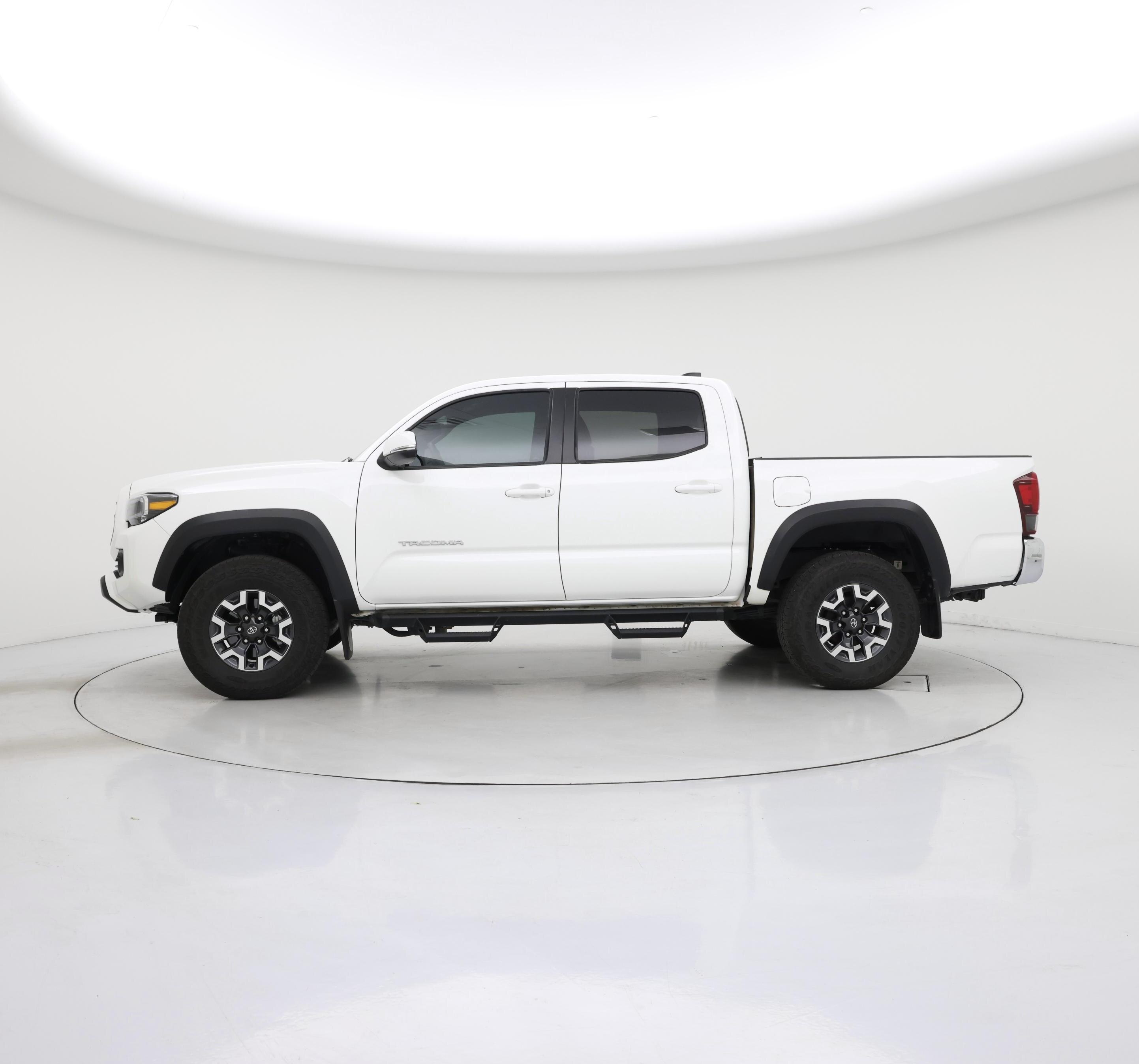 Thumbnail: 2023 Toyota Tacoma - 3