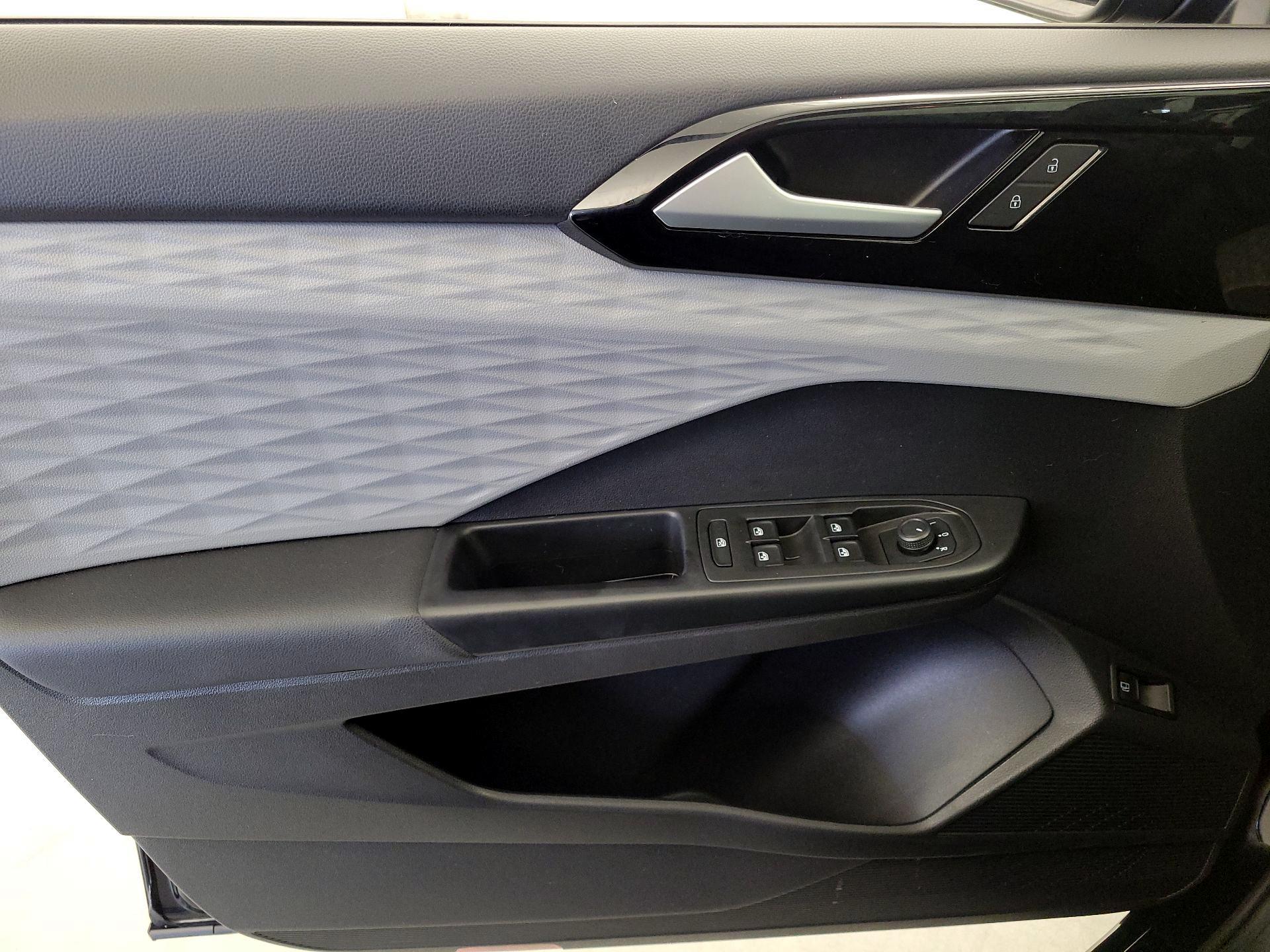 Thumbnail: 2022 Volkswagen Taos - 12