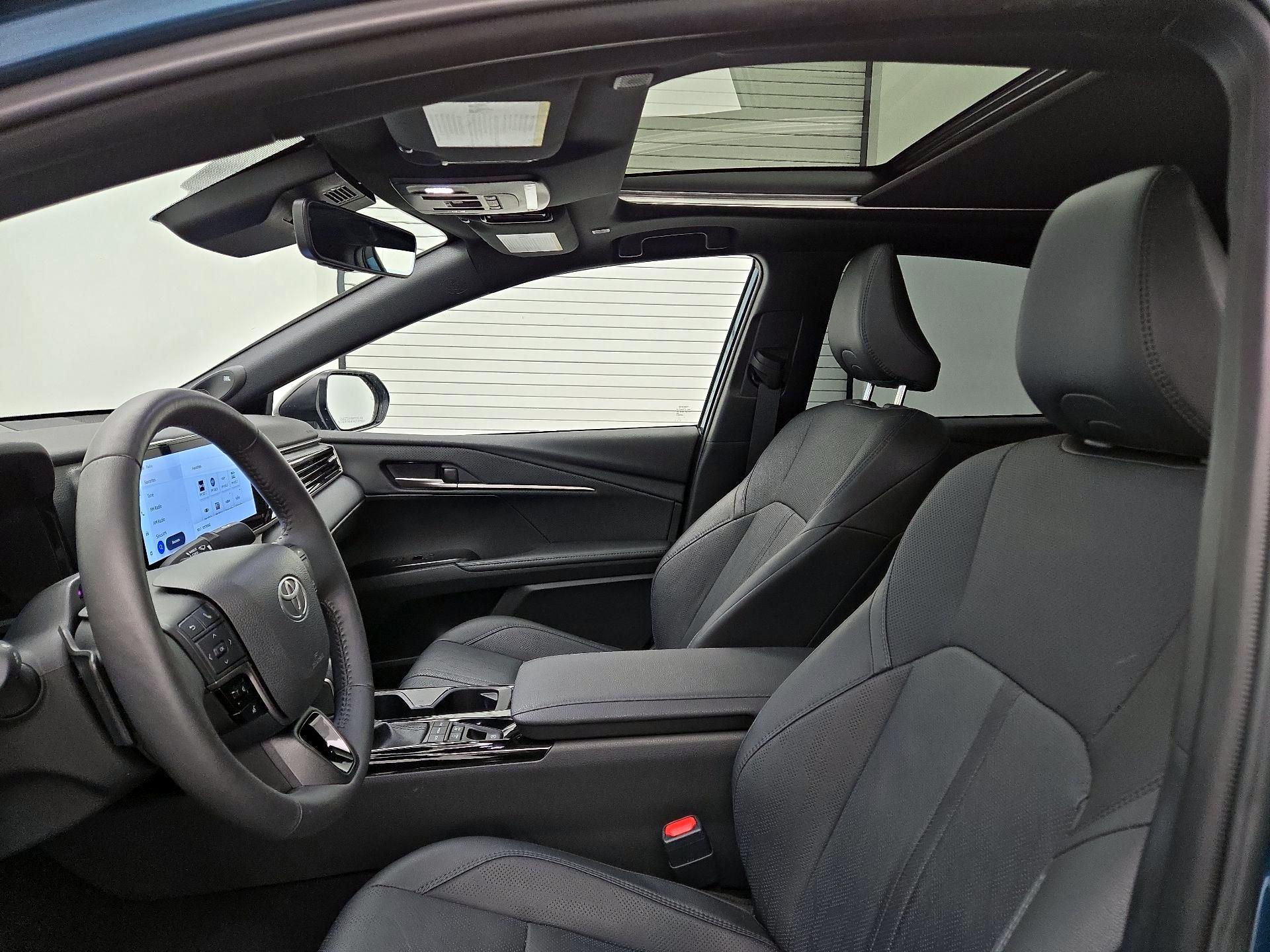 Thumbnail: 2025 Toyota Camry - 19