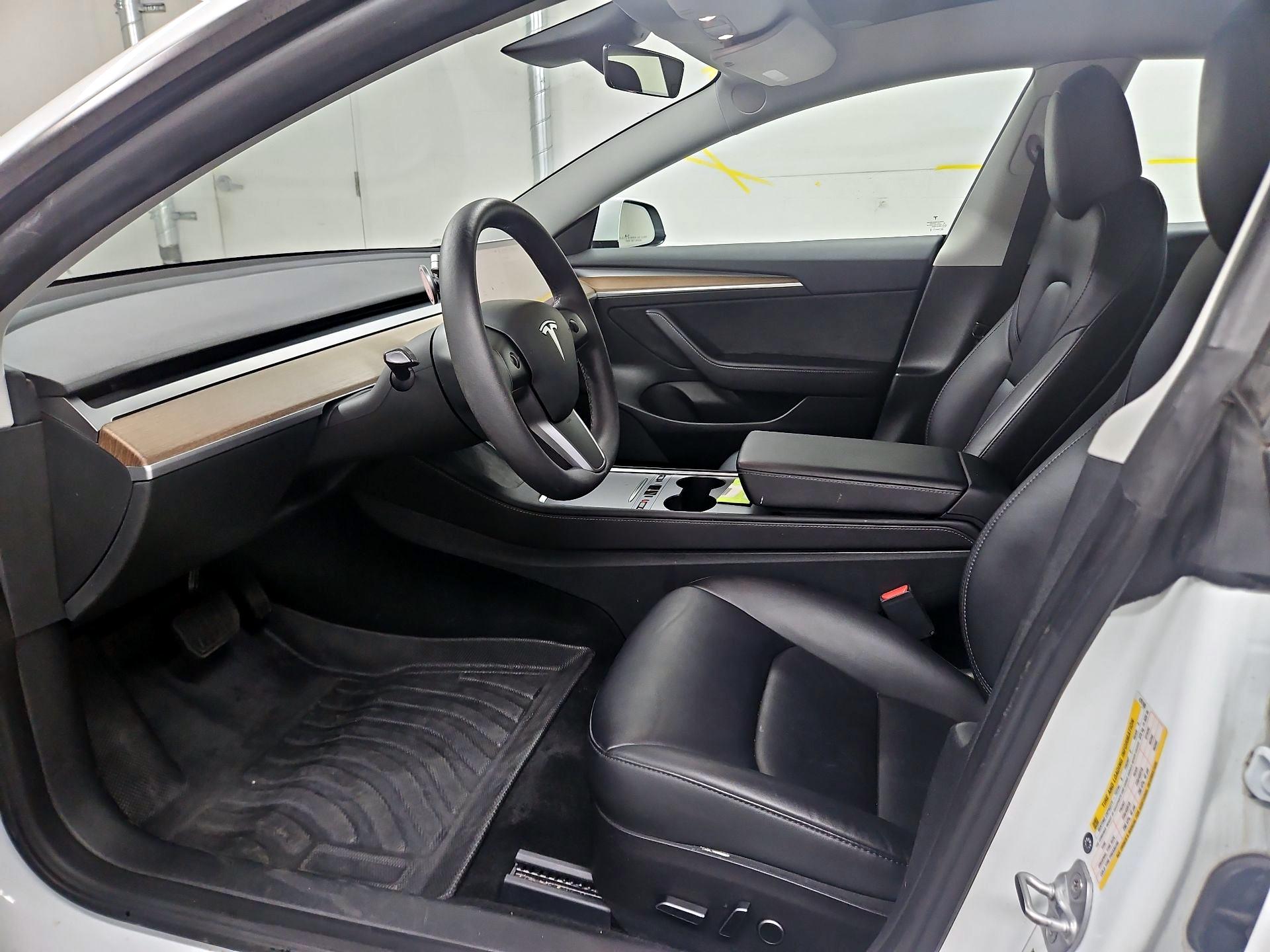 Thumbnail: 2023 Tesla Model 3 - 11