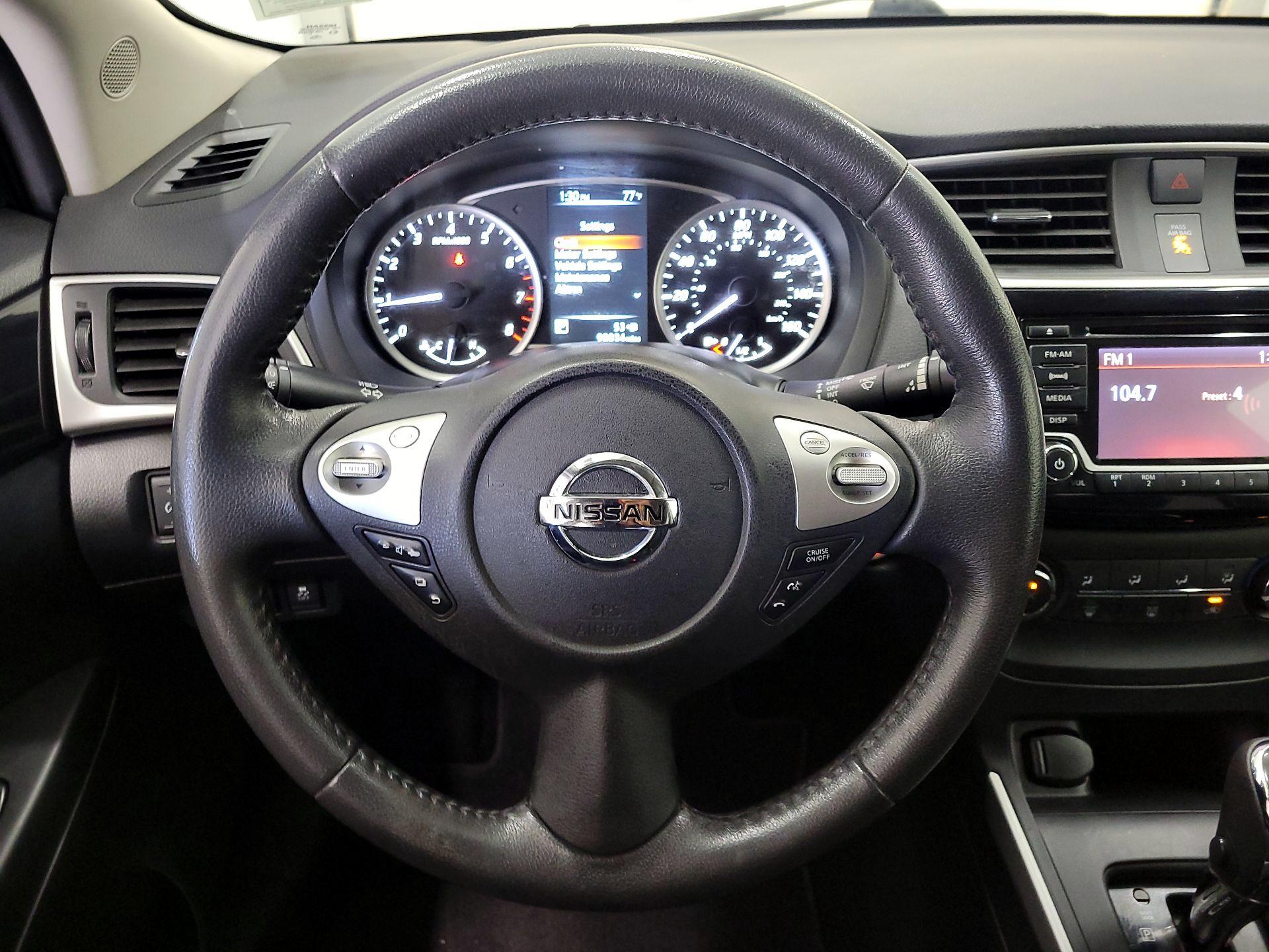 Thumbnail: 2017 Nissan Sentra - 10