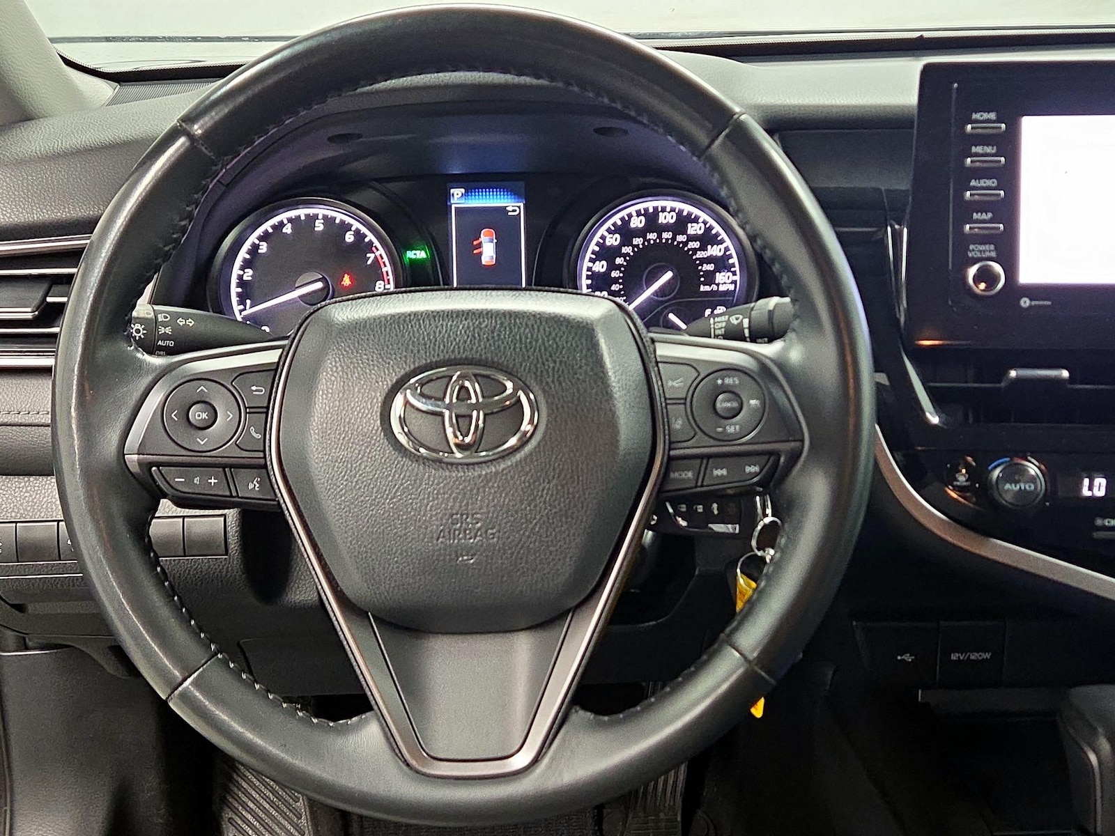 2024 Toyota Camry SE - Photo 11