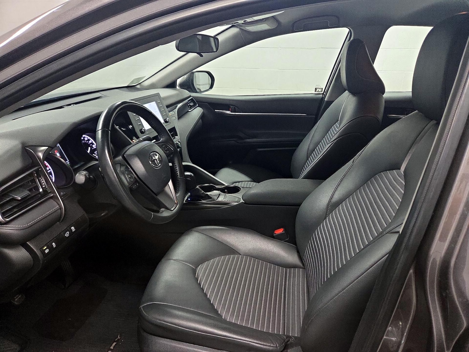 2024 Toyota Camry SE - Photo 12