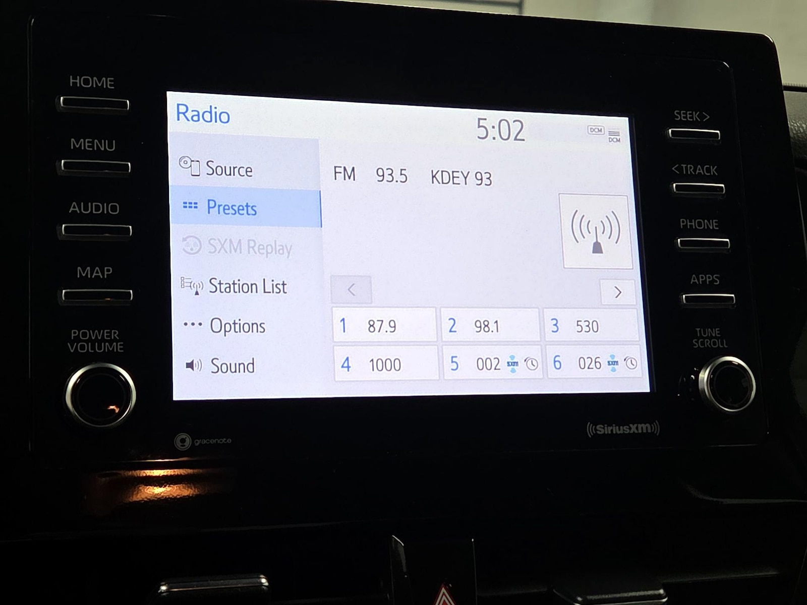 2024 Toyota Camry SE - Photo 16
