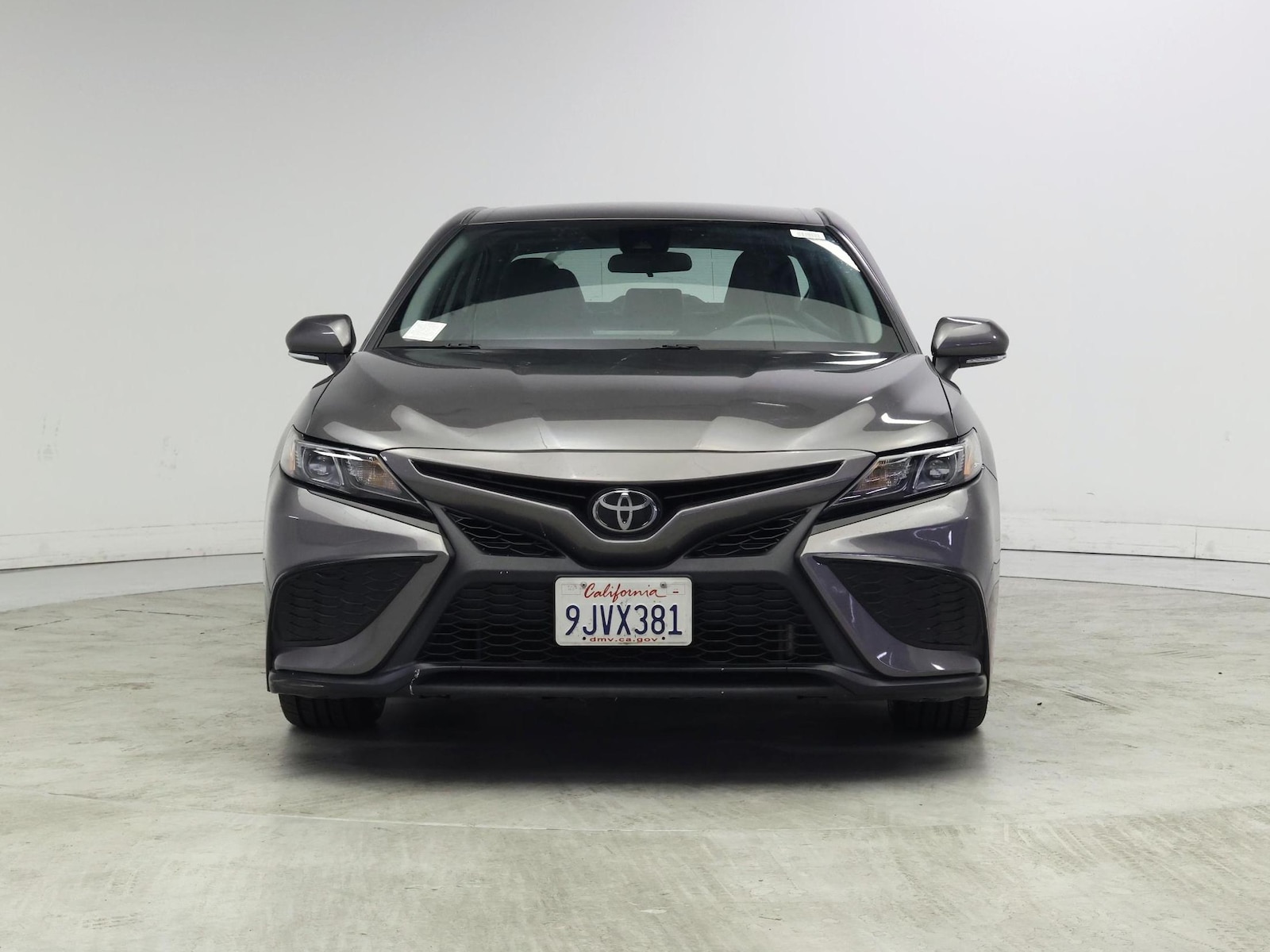2024 Toyota Camry SE - Photo 6
