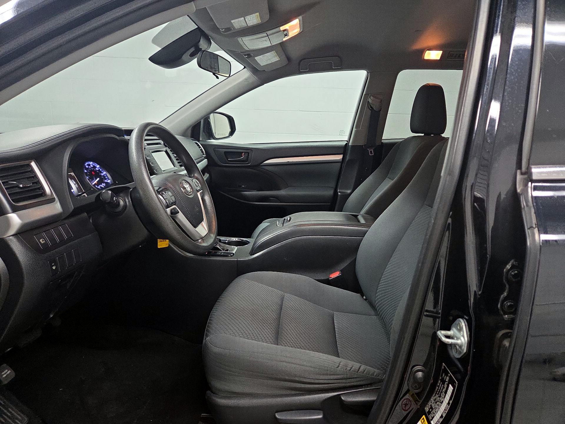 Thumbnail: 2019 Toyota Highlander - 11