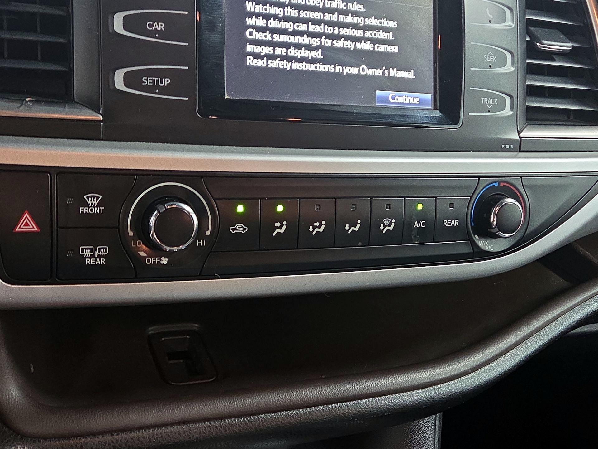 Thumbnail: 2019 Toyota Highlander - 14
