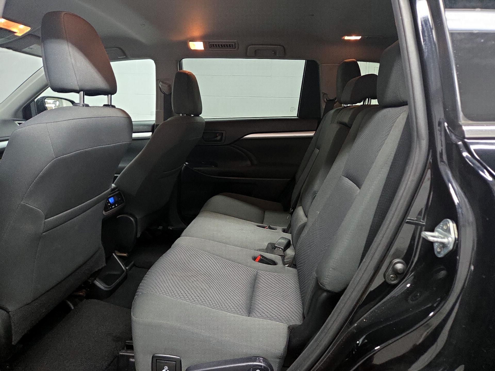 Thumbnail: 2019 Toyota Highlander - 16