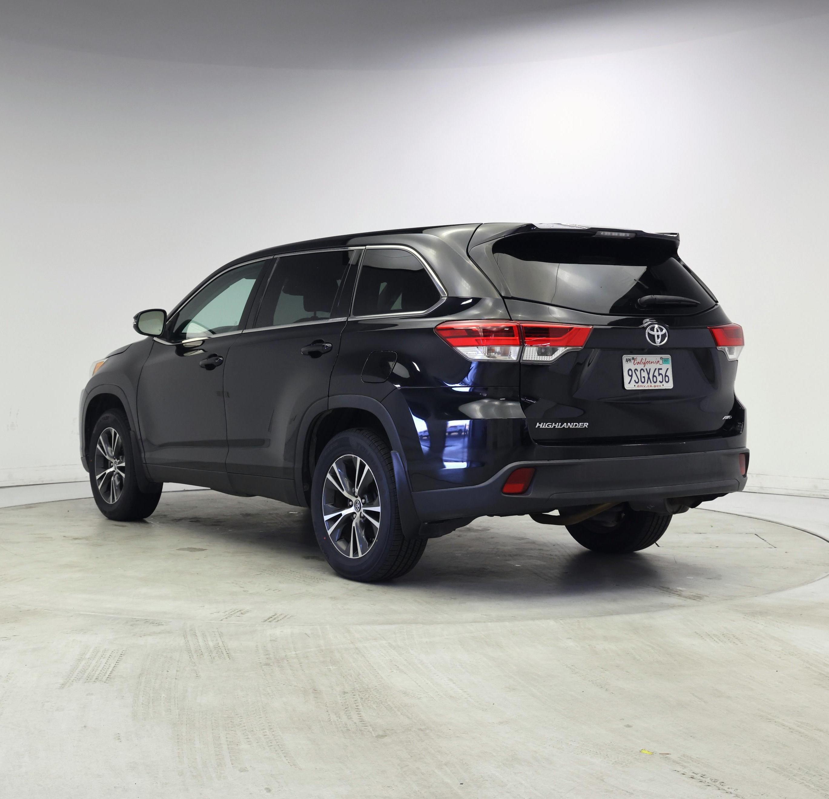 Thumbnail: 2019 Toyota Highlander - 2