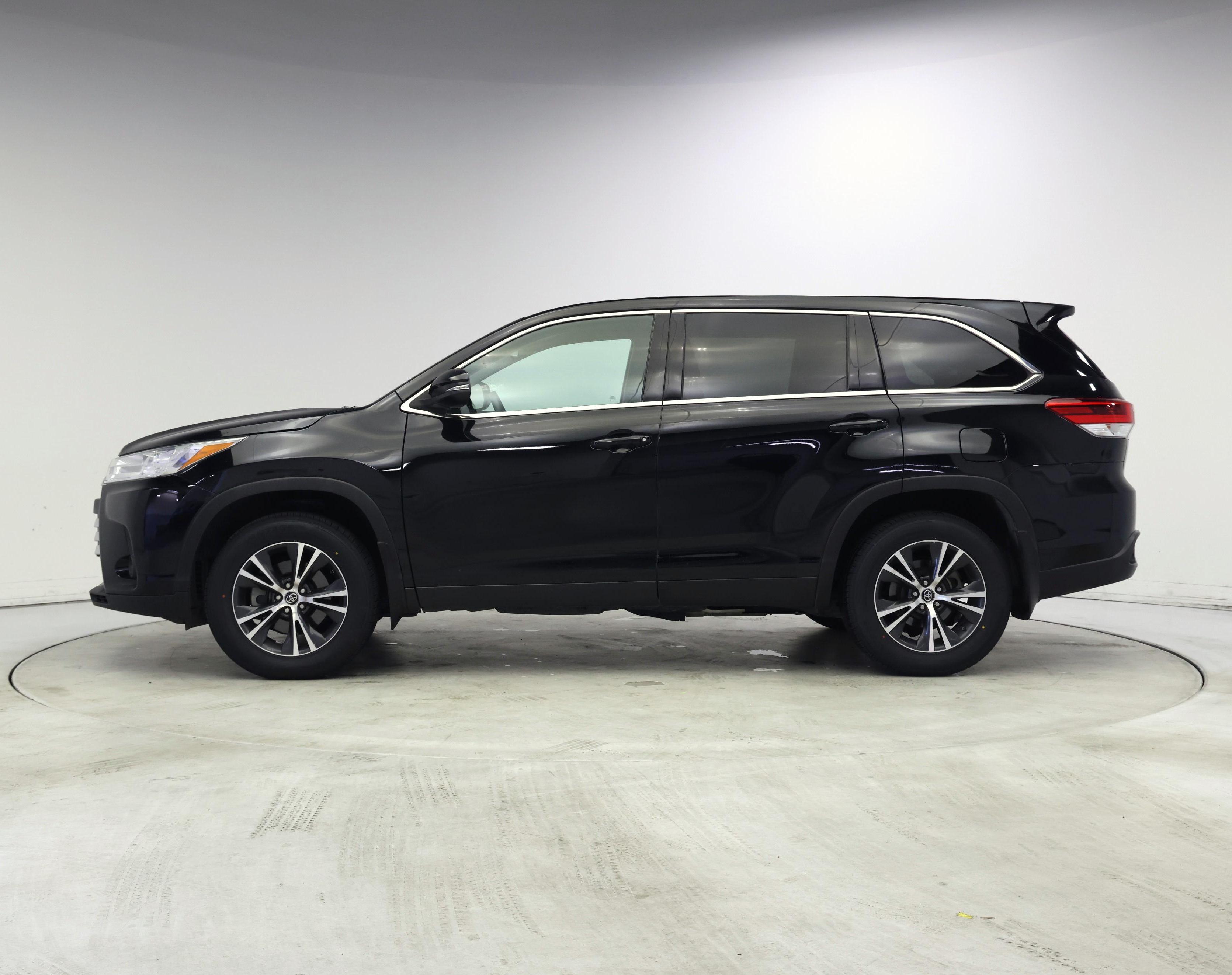 Thumbnail: 2019 Toyota Highlander - 3